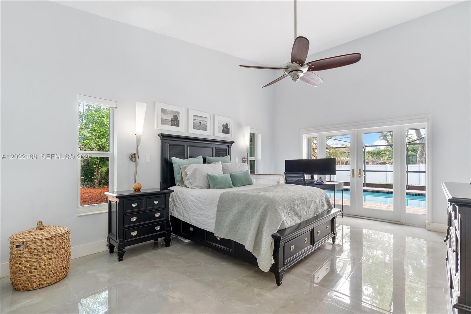 JACARANDA VILLAS - Residential