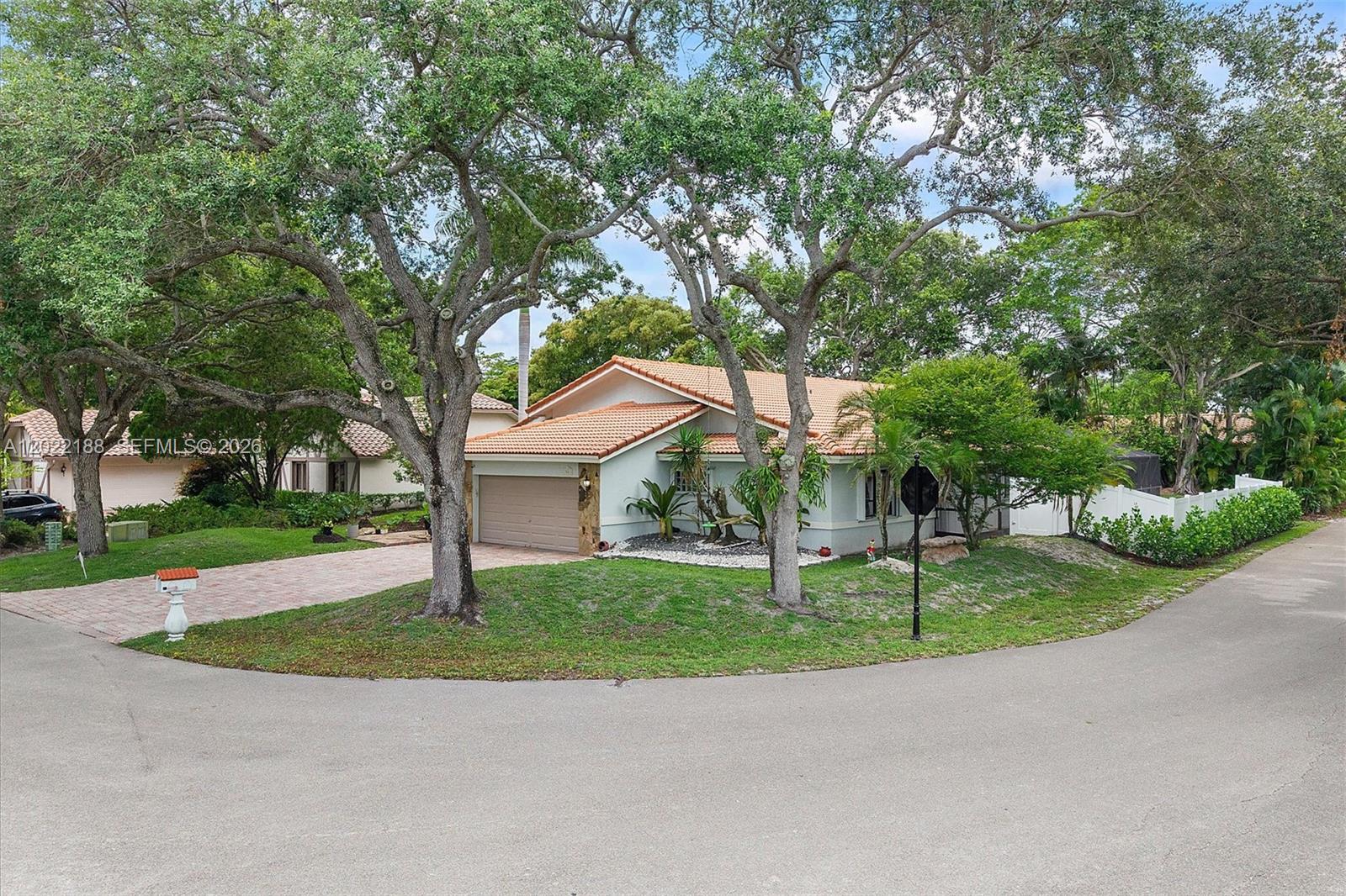 JACARANDA VILLAS - Residential