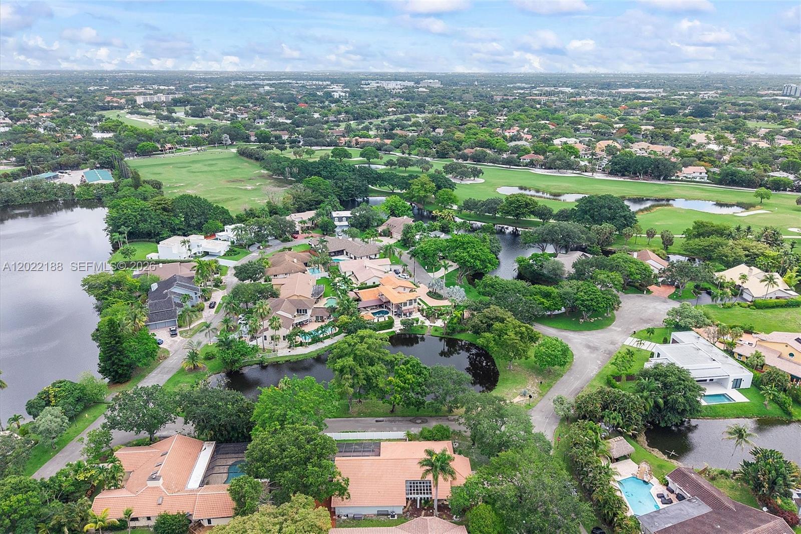 JACARANDA VILLAS - Residential