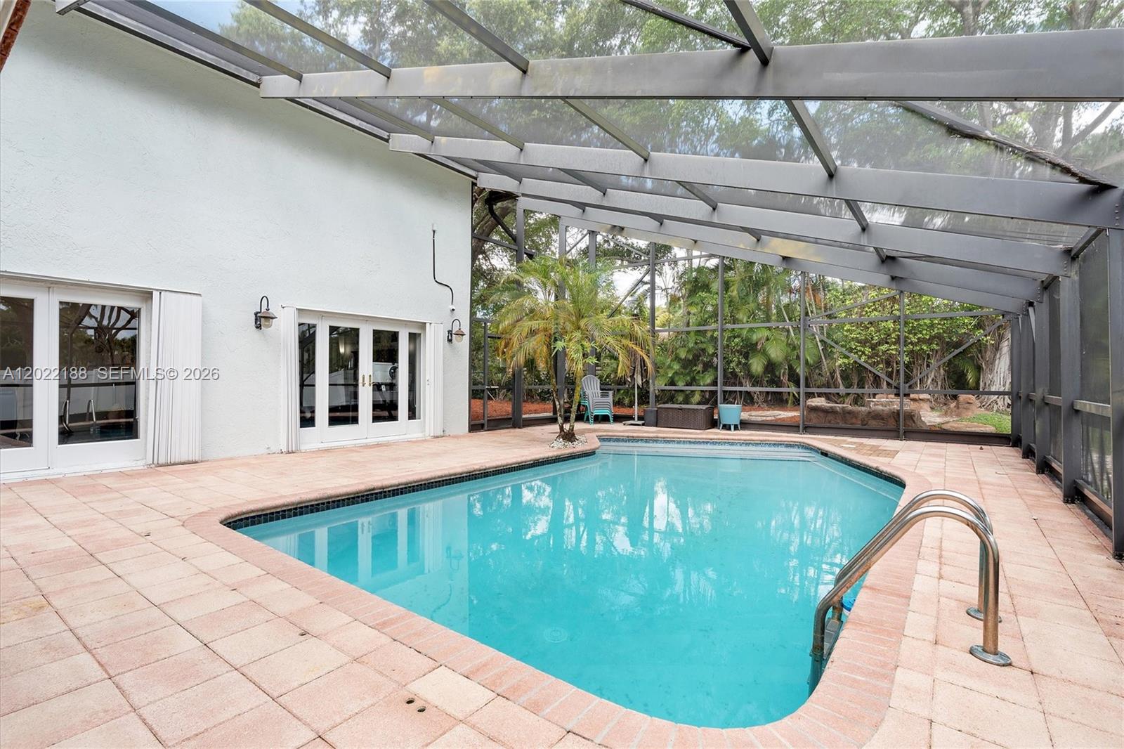 JACARANDA VILLAS - Residential