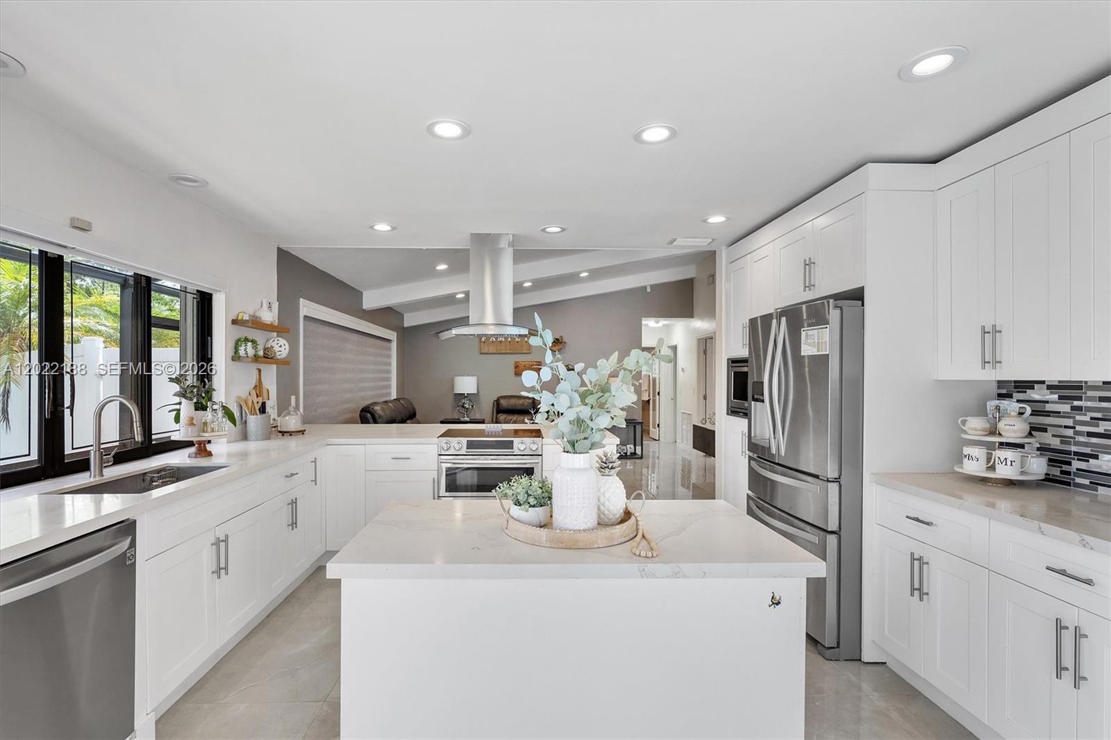 JACARANDA VILLAS - Residential