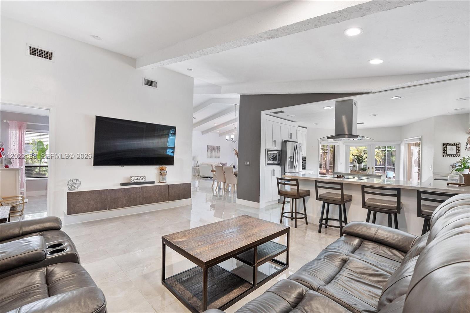 JACARANDA VILLAS - Residential
