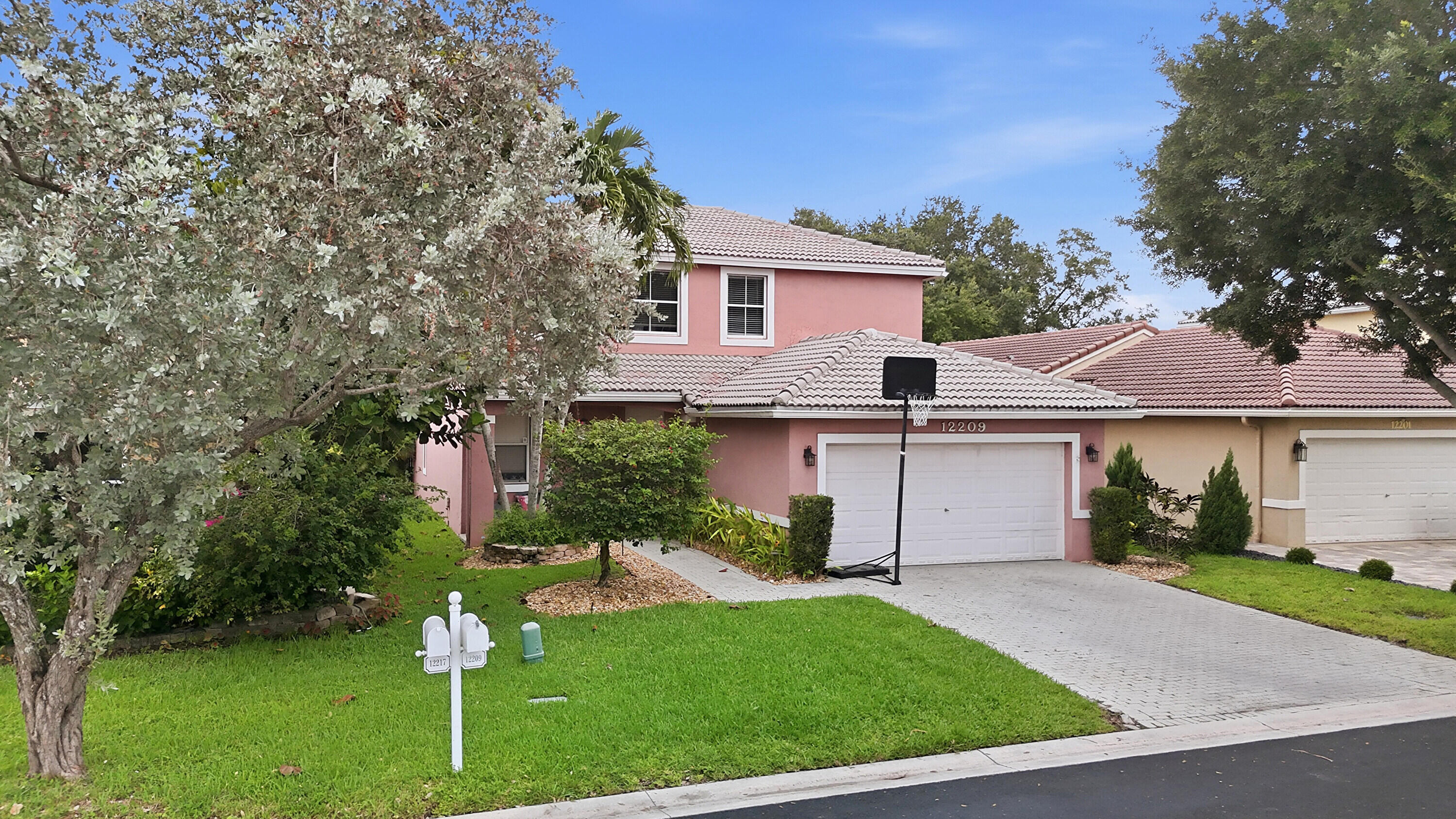 WYNDHAM LAKES - Residential