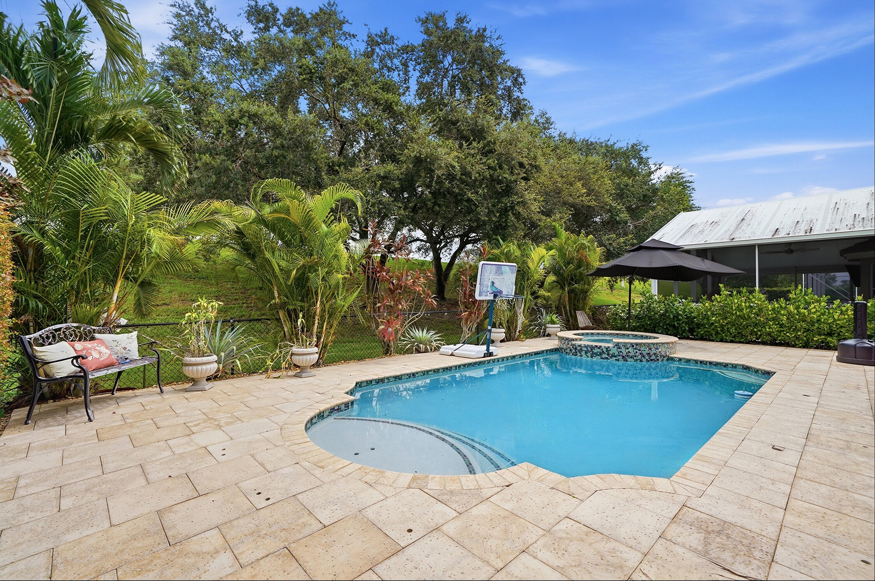 WYNDHAM LAKES - Residential
