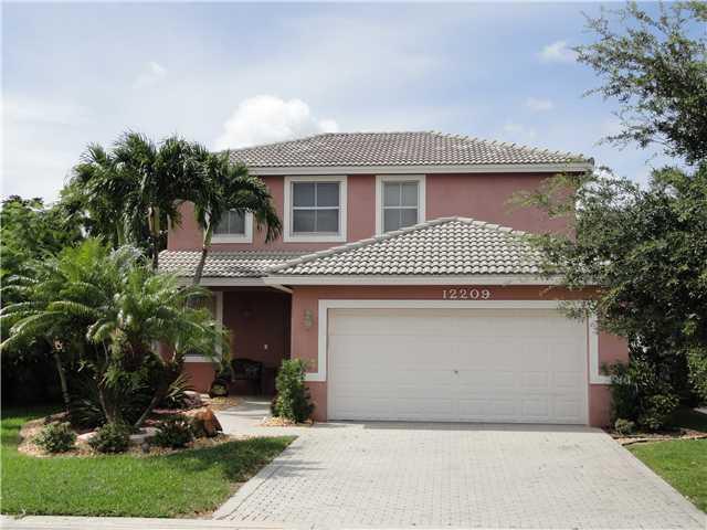 WYNDHAM LAKES - Residential