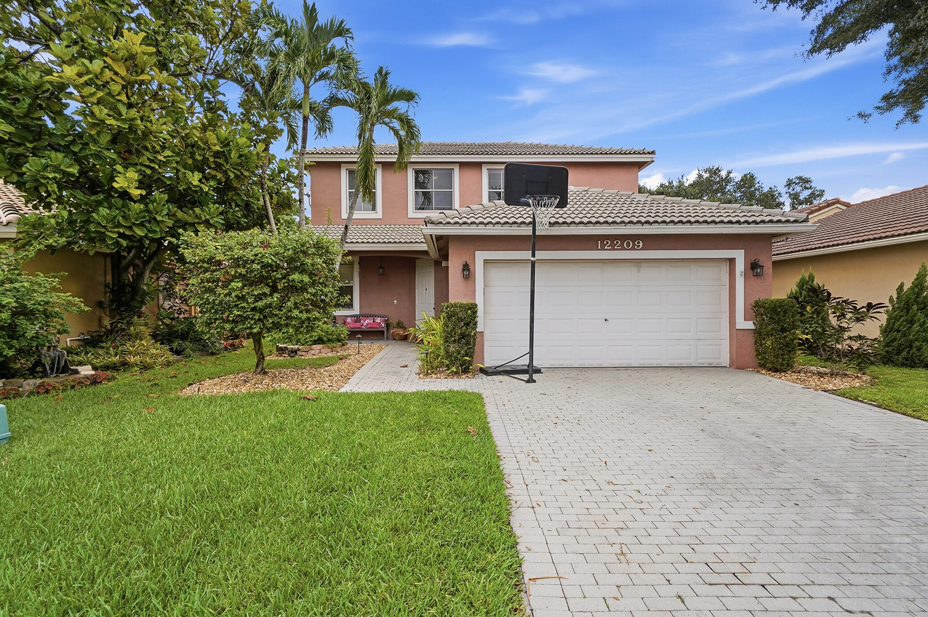 WYNDHAM LAKES - Residential