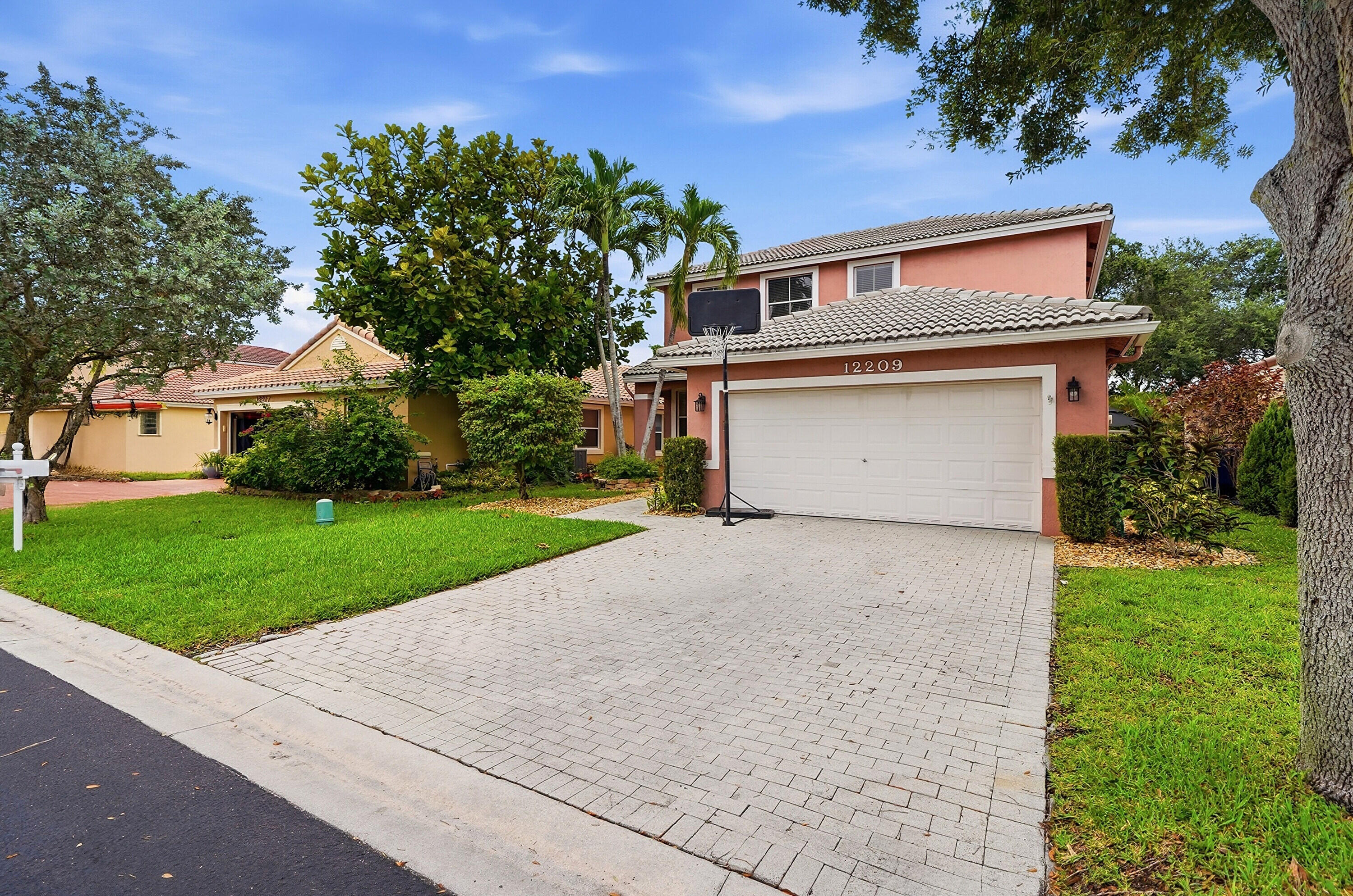 WYNDHAM LAKES - Residential