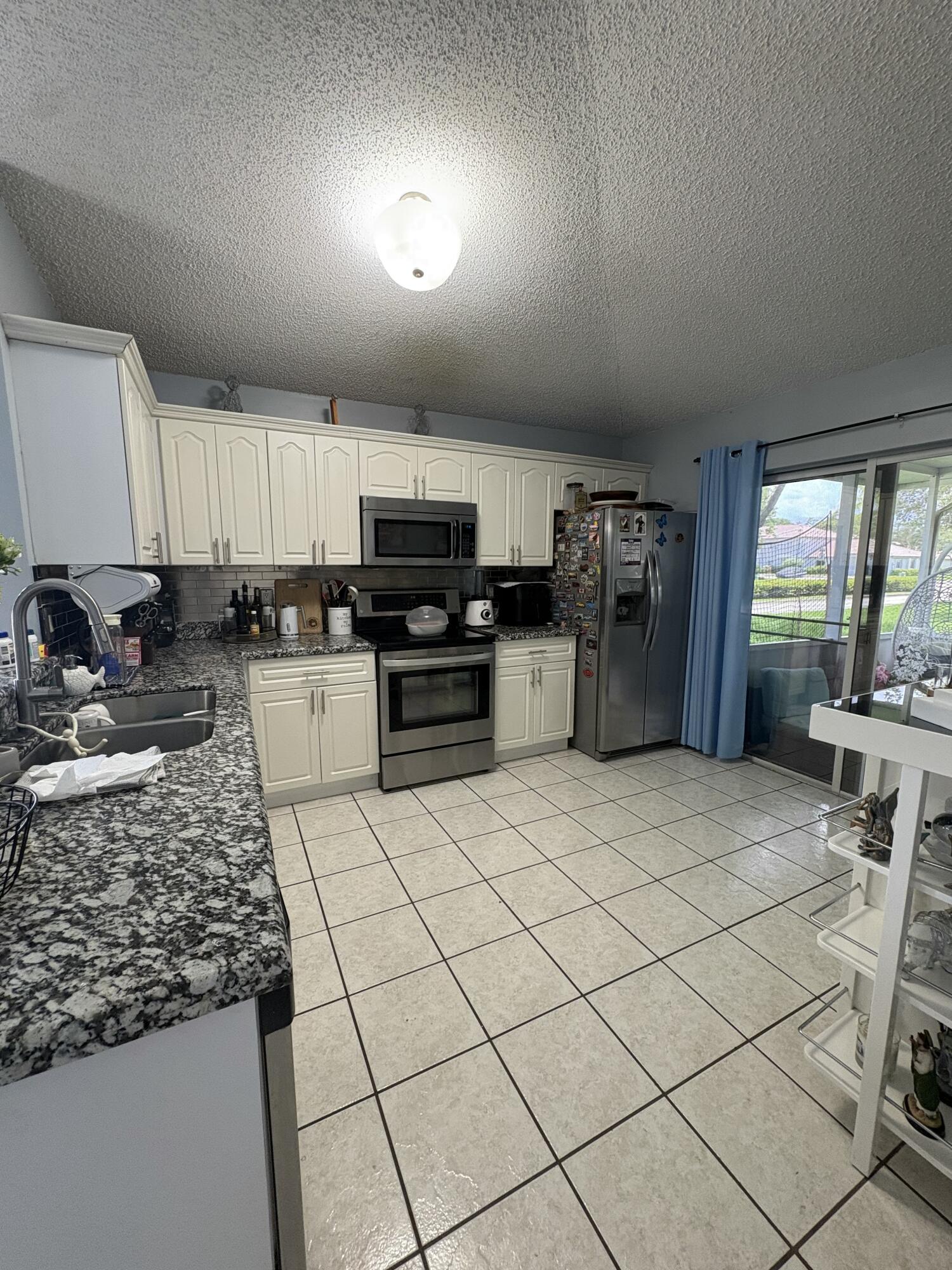 CHAPEL TRAIL II - Residential Lease