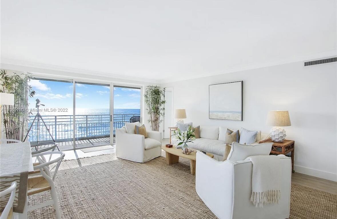 ISLAND HOUSE NORTHEAST CONDO APTS - Residential Lease
