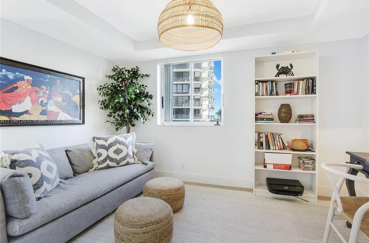 ISLAND HOUSE NORTHEAST CONDO APTS - Residential Lease