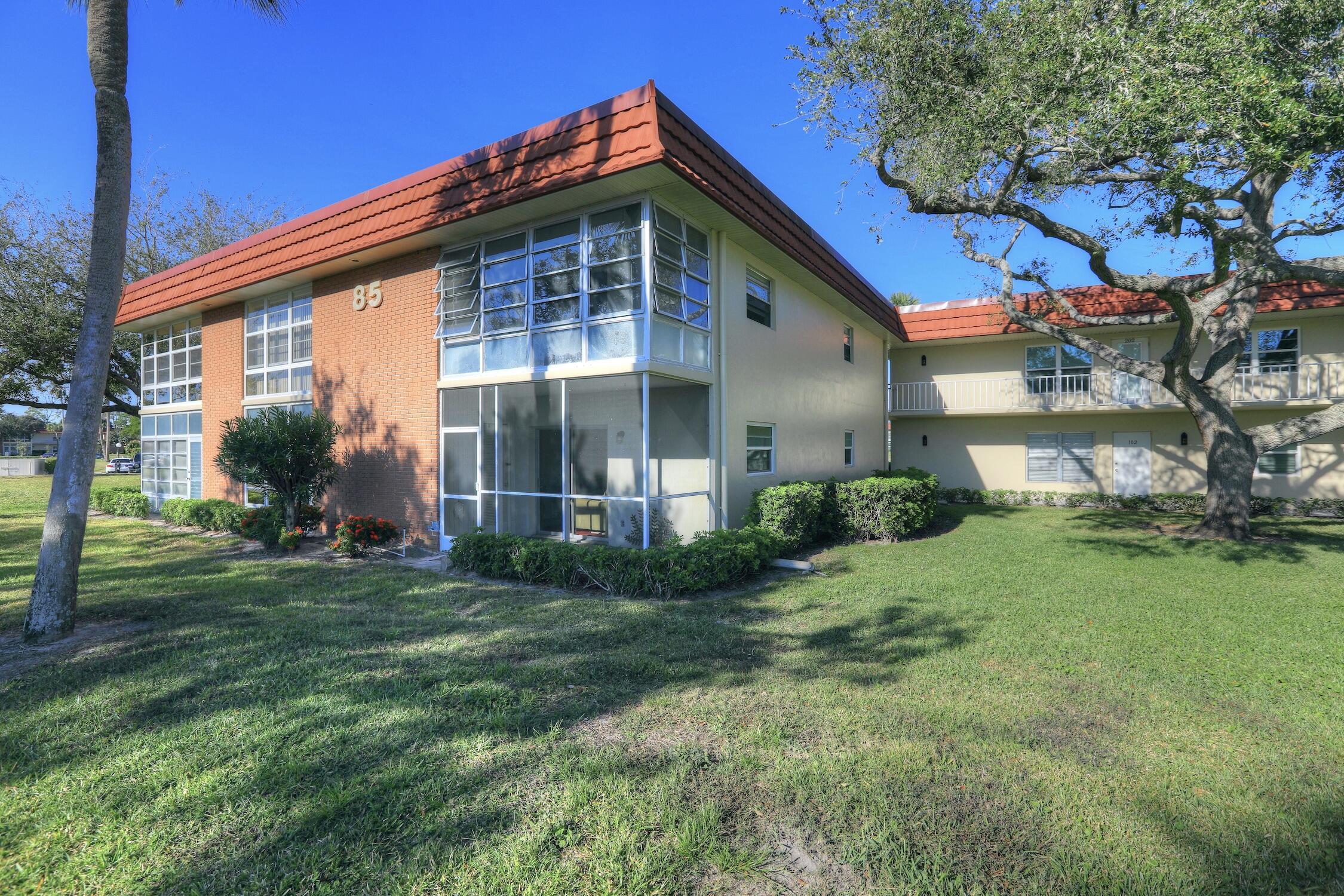 VISTA ROYALE PHASE IV BLDGS 83-111 - Residential