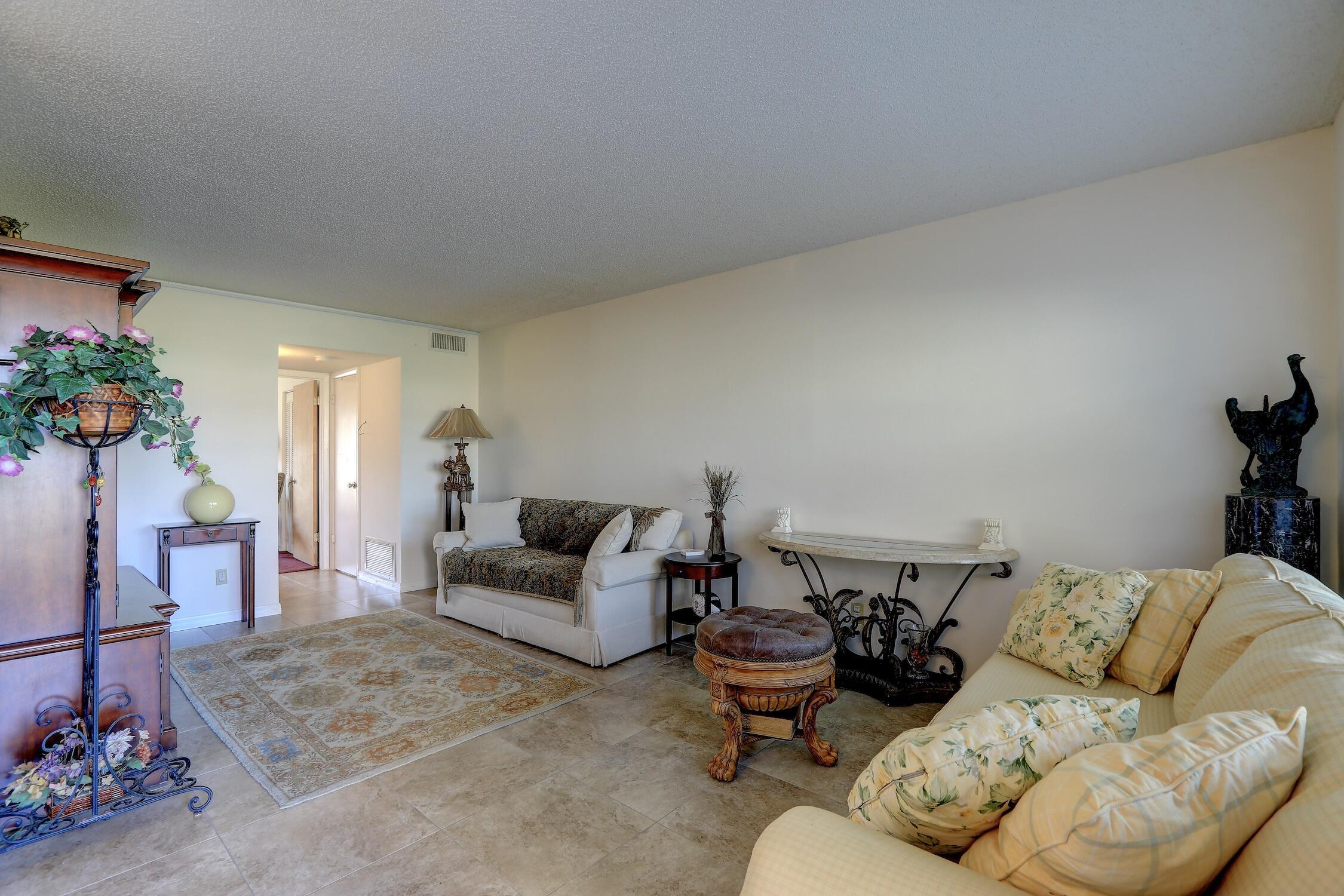 VISTA ROYALE PHASE IV BLDGS 83-111 - Residential