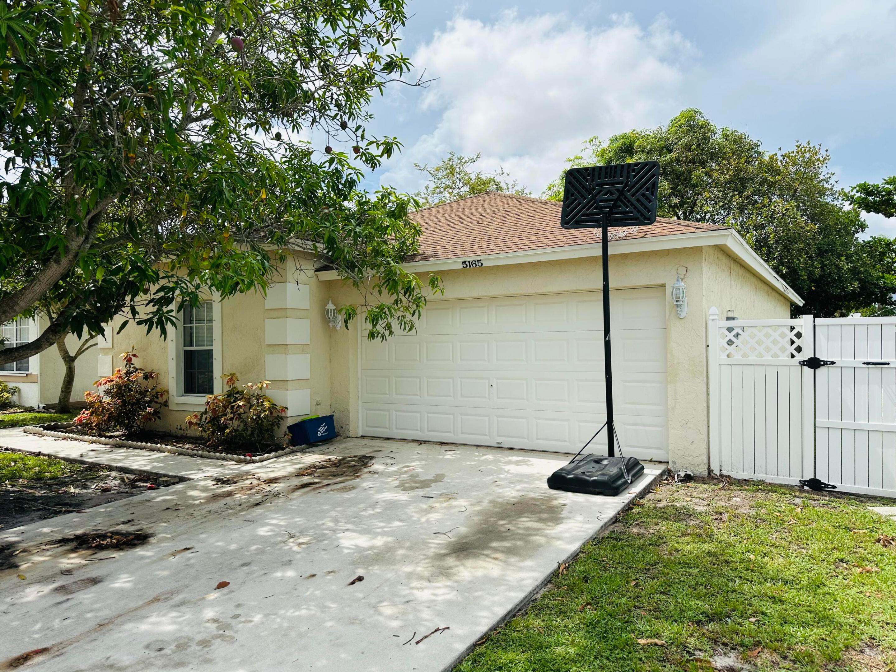 FOXHALL PH 1 - Residential Lease