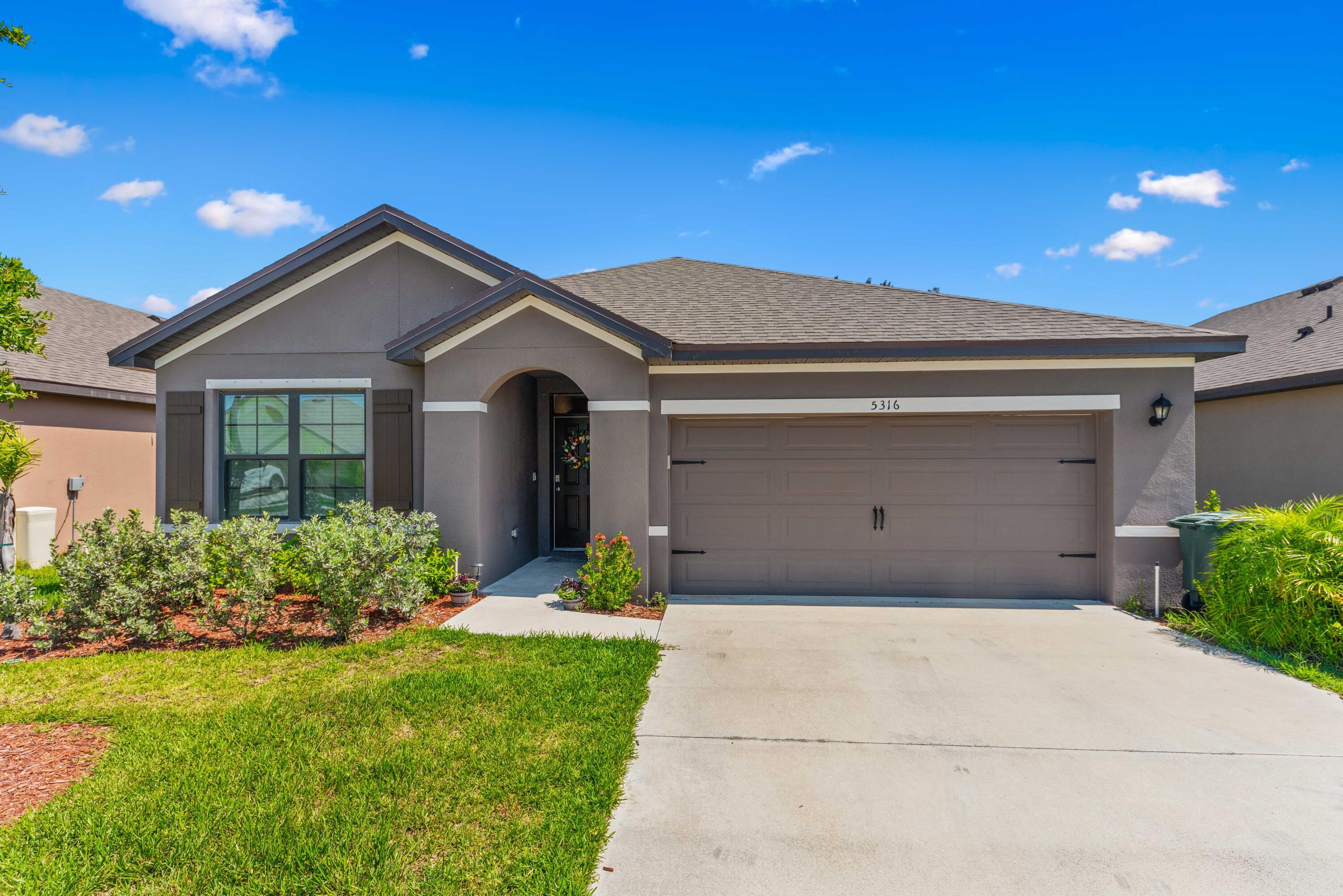 CELEBRATION POINTE - Residential