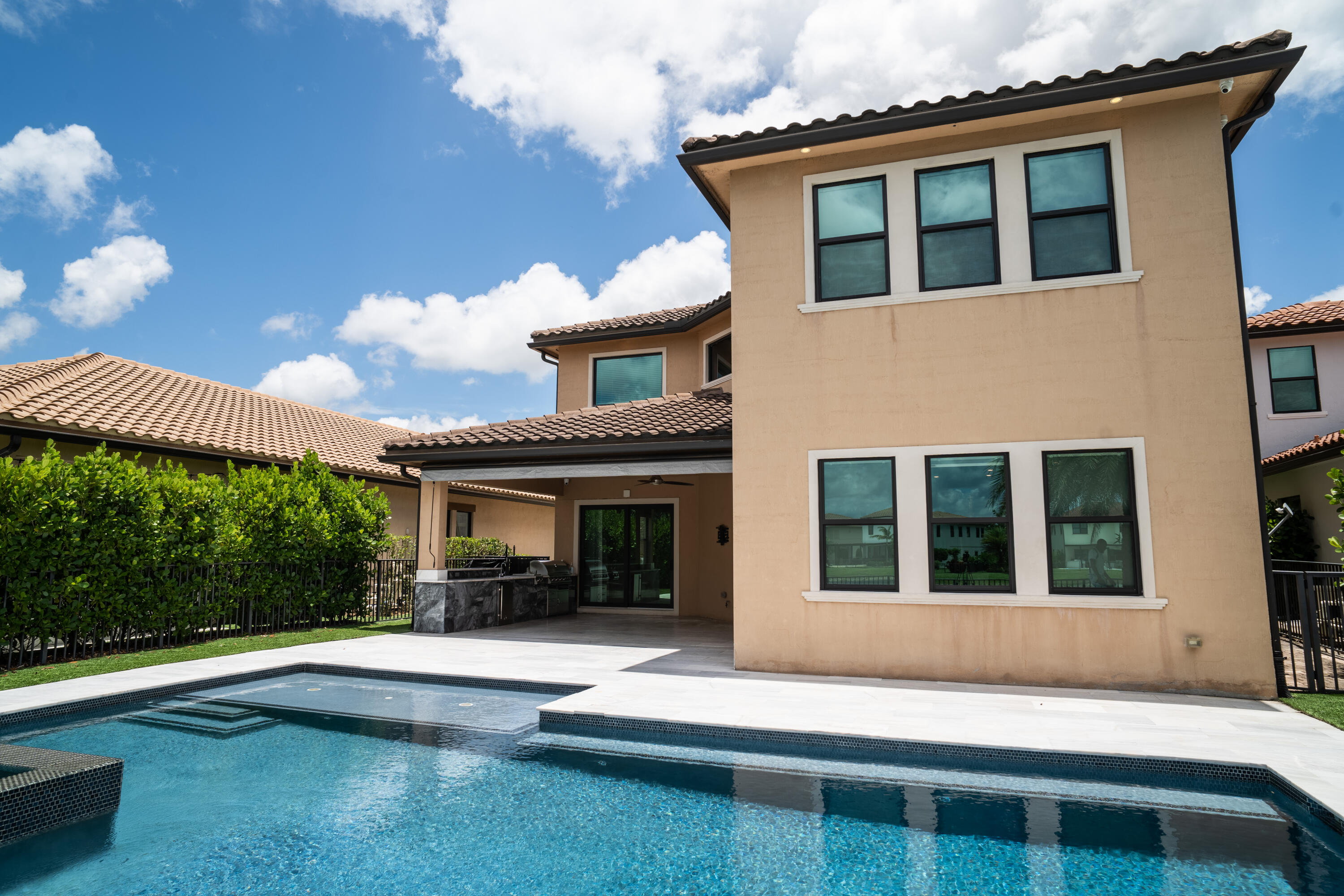 PARKLAND BAY - Residential