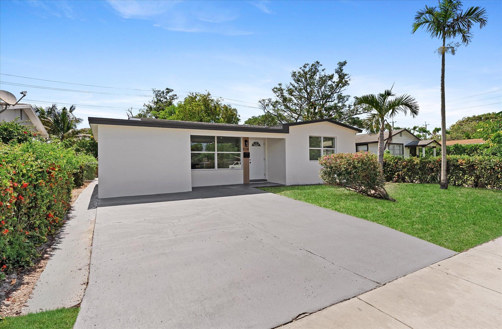 Beautifully remodeled 3-bedroom, 2-bath home on an oversized lot with RV and boat parking. Features a brand-new 2025 roof, new appliances, and no HOA or restrictions. Move-in ready with plenty of space for all your toys!