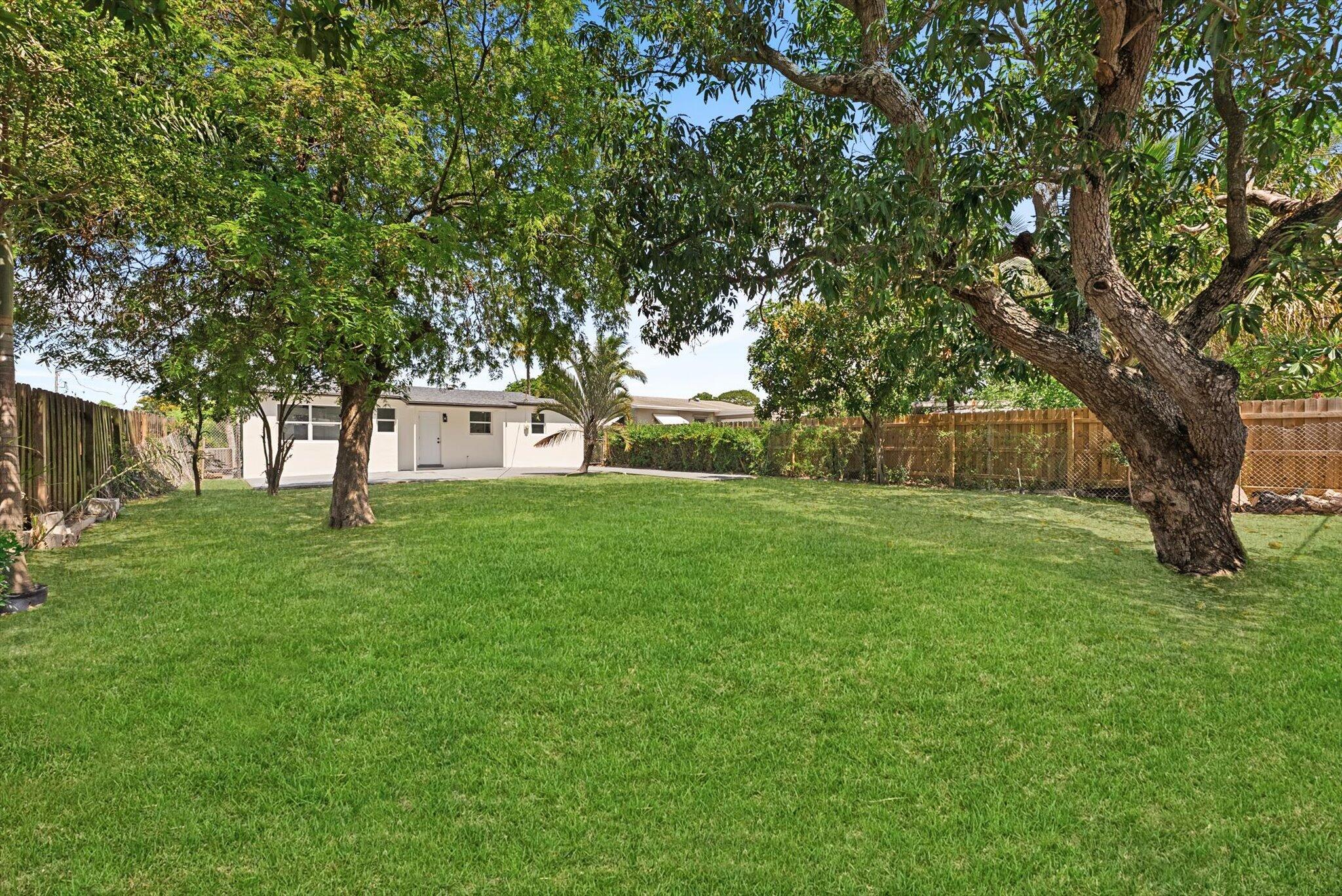 LAKE WORTH TOWN OF - Residential