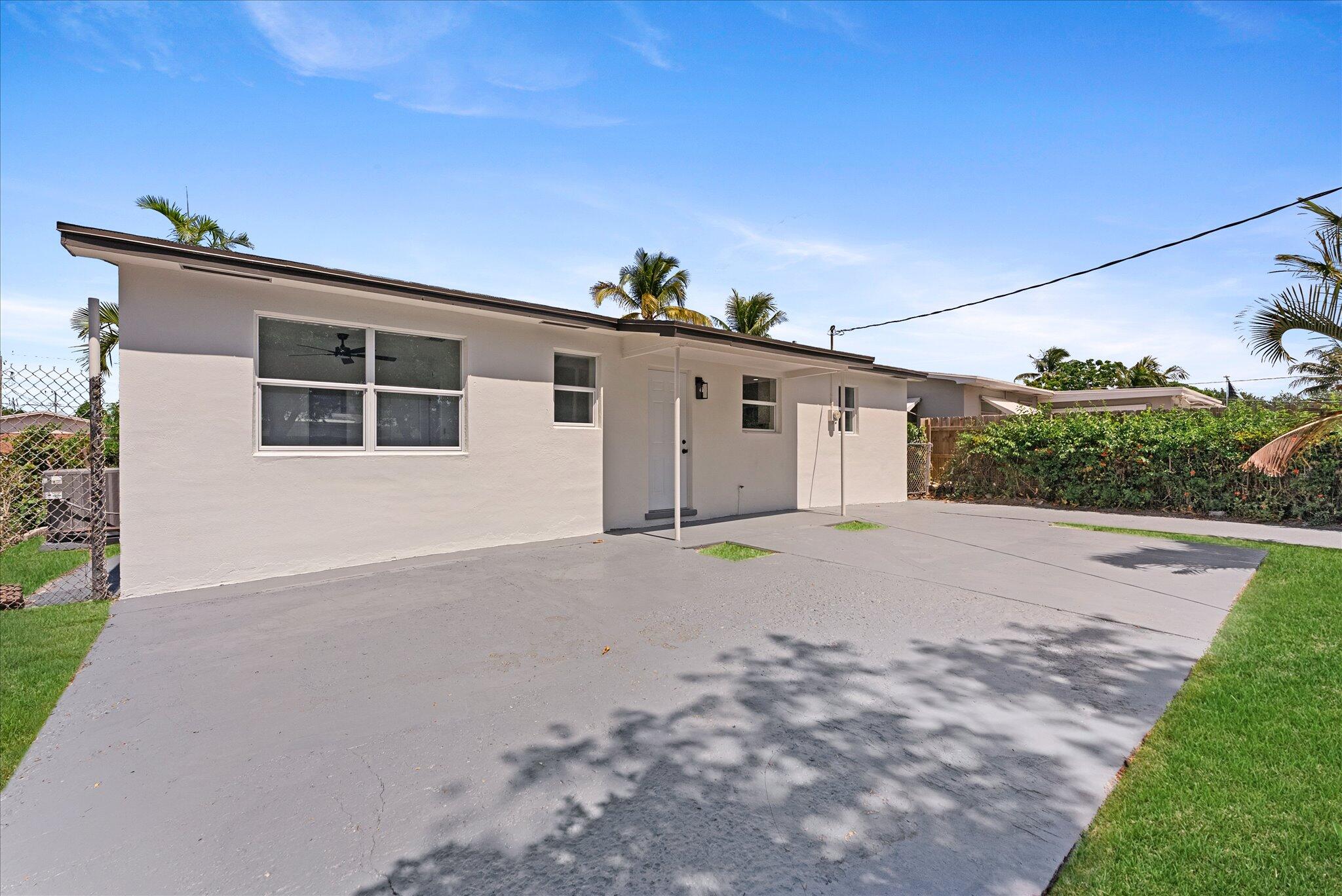 LAKE WORTH TOWN OF - Residential