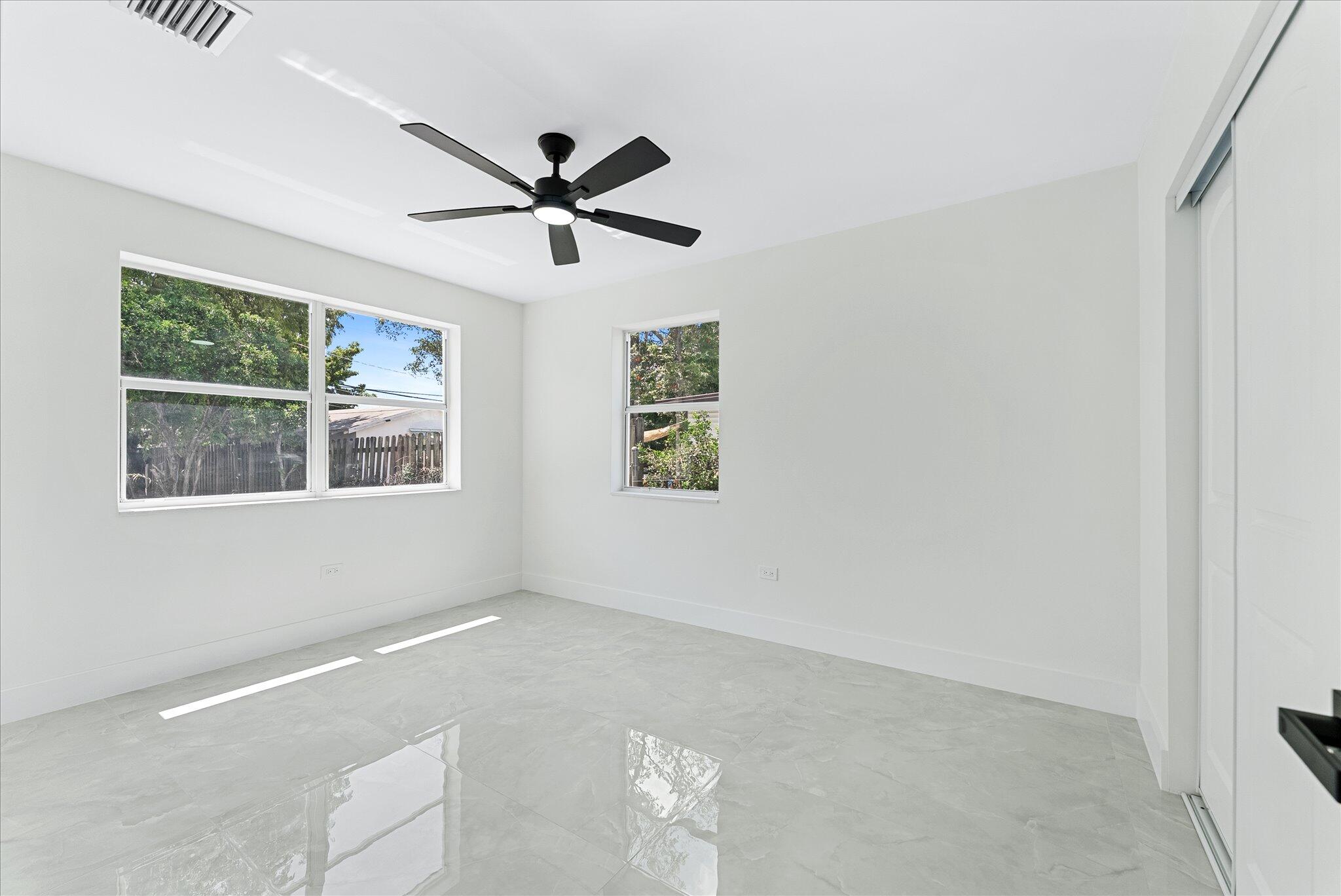 LAKE WORTH TOWN OF - Residential