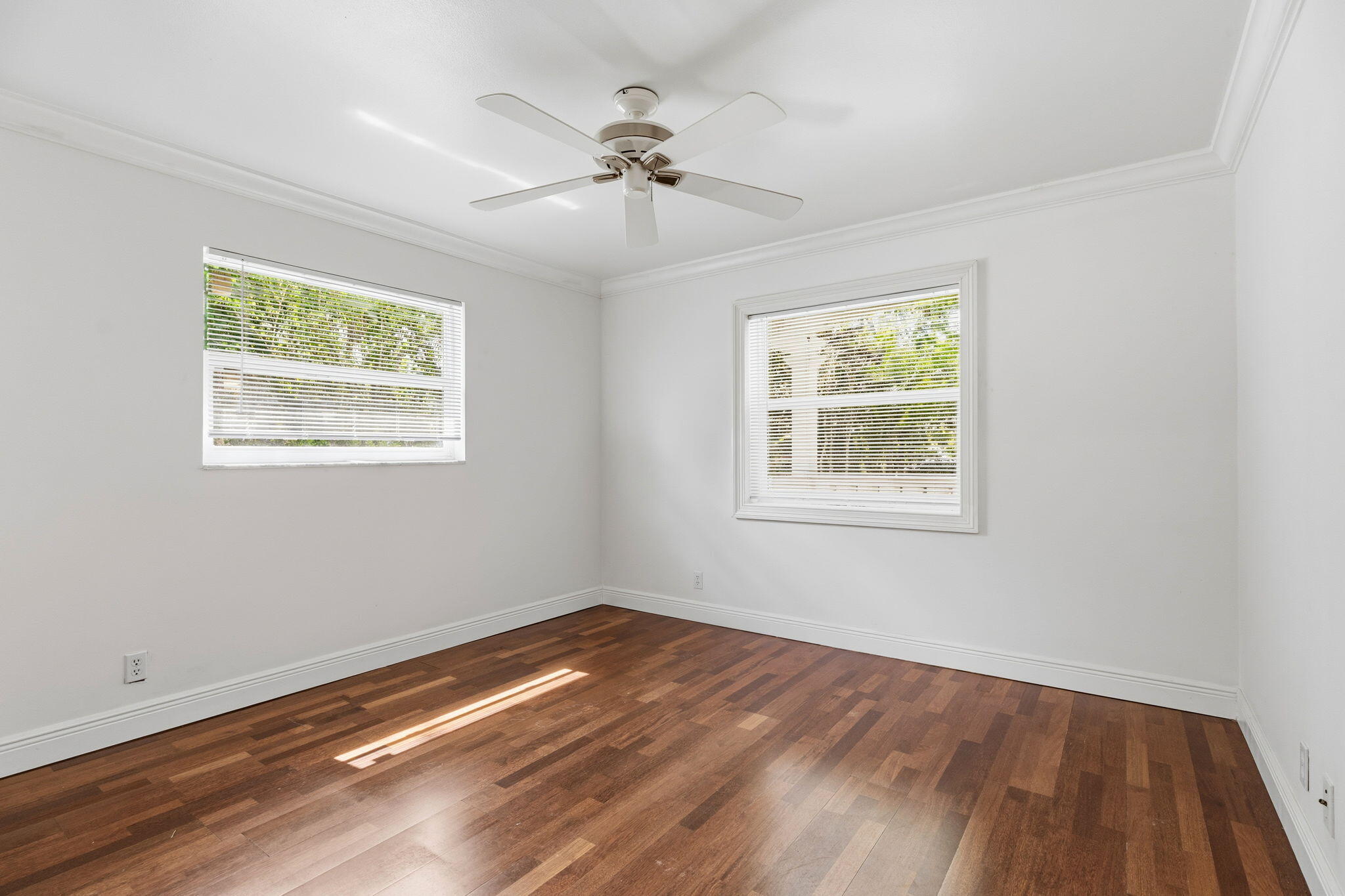 ROSELAND PARK - Residential