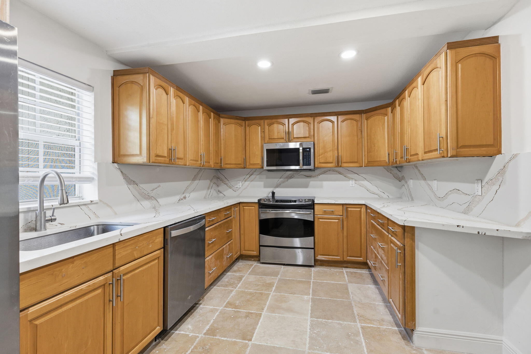 ROSELAND PARK - Residential