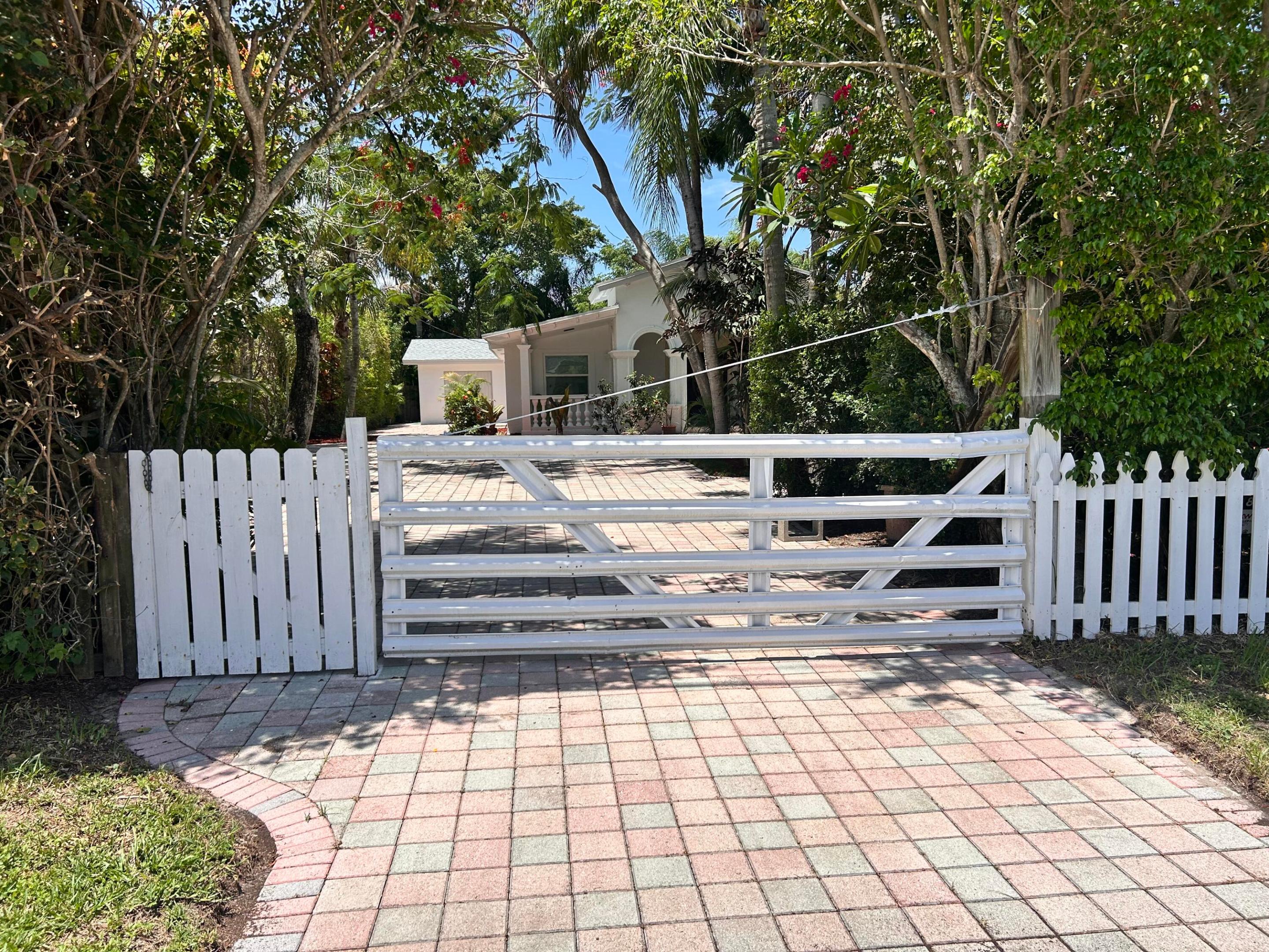 ROSELAND PARK - Residential