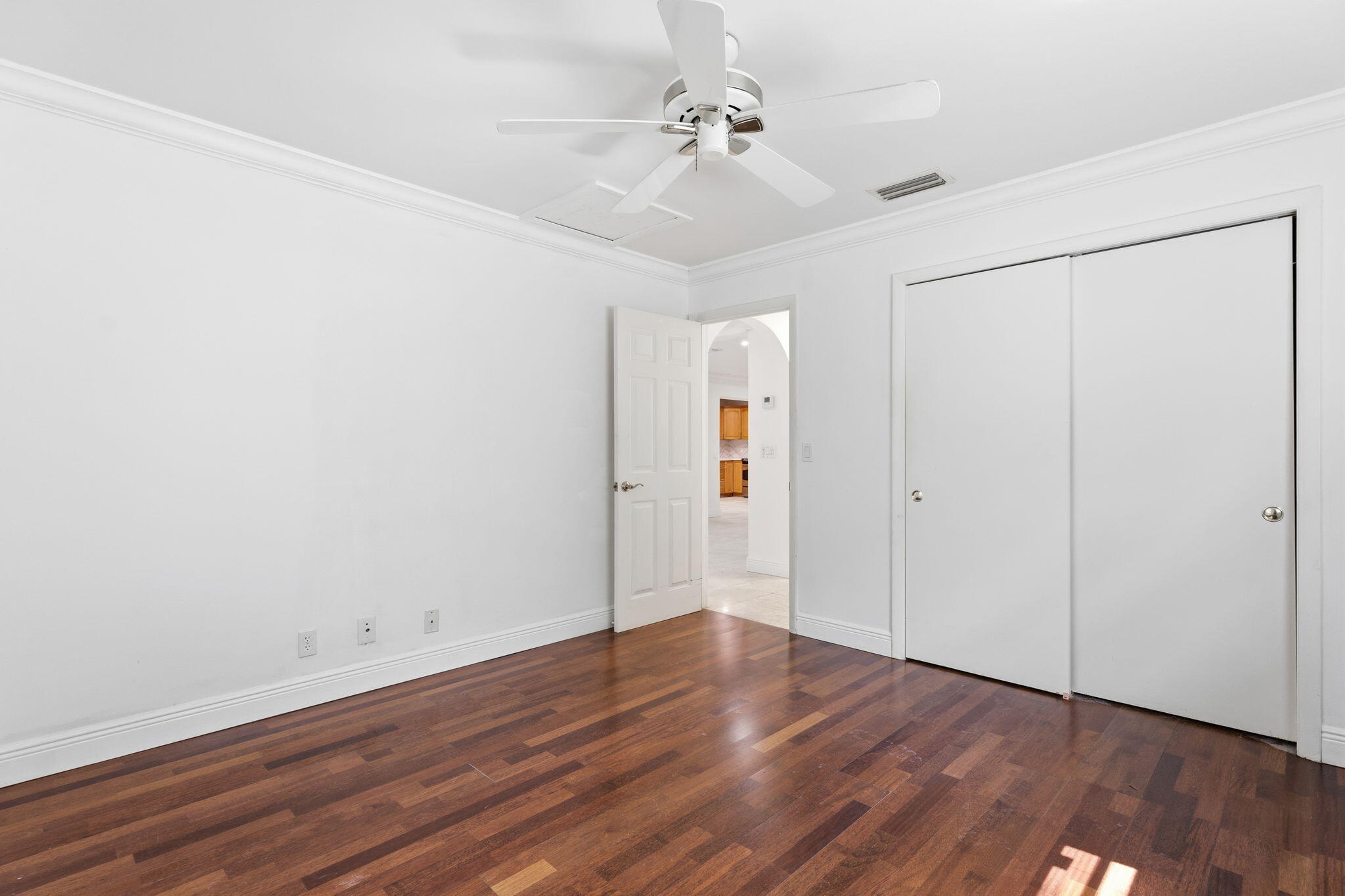 ROSELAND PARK - Residential