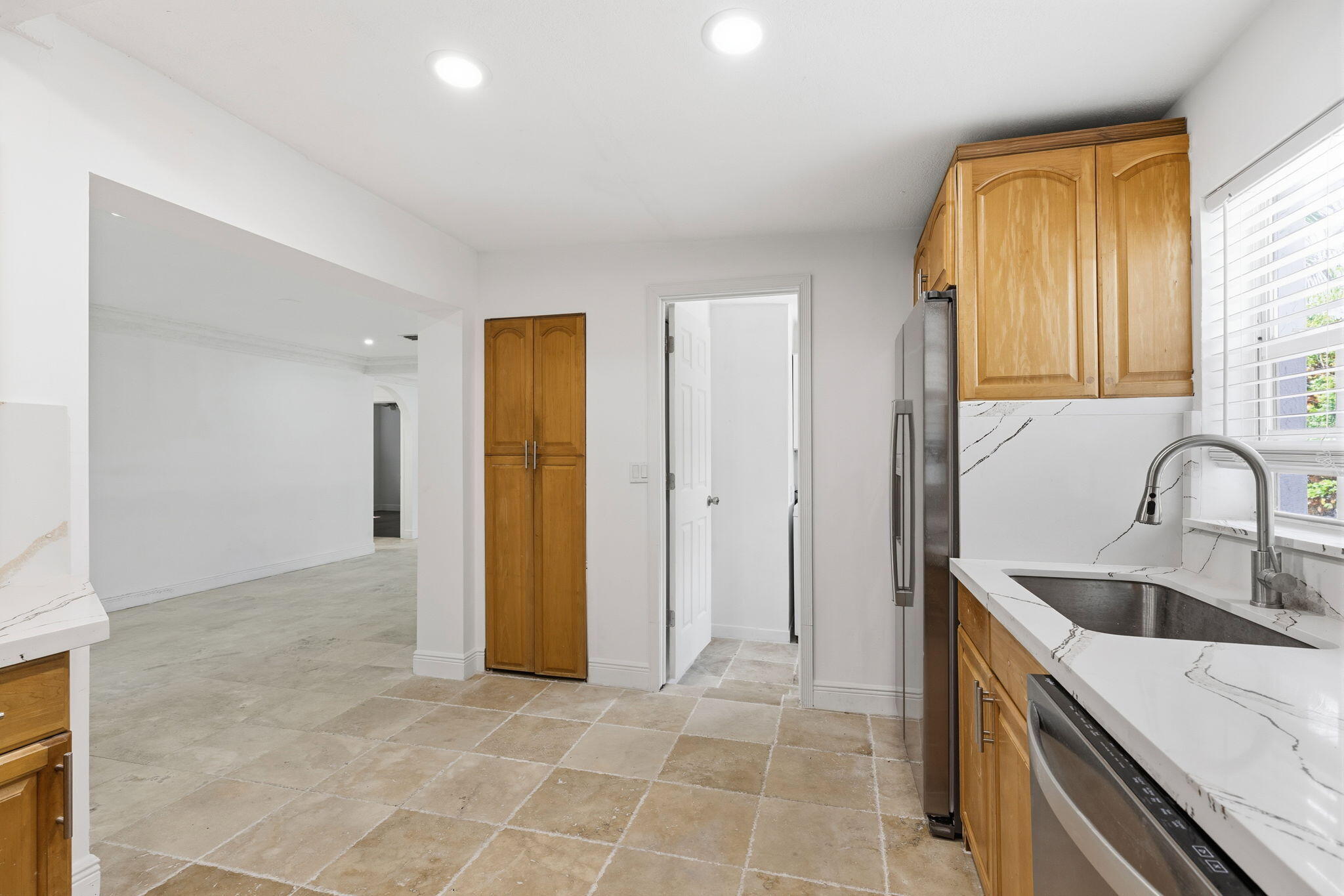 ROSELAND PARK - Residential