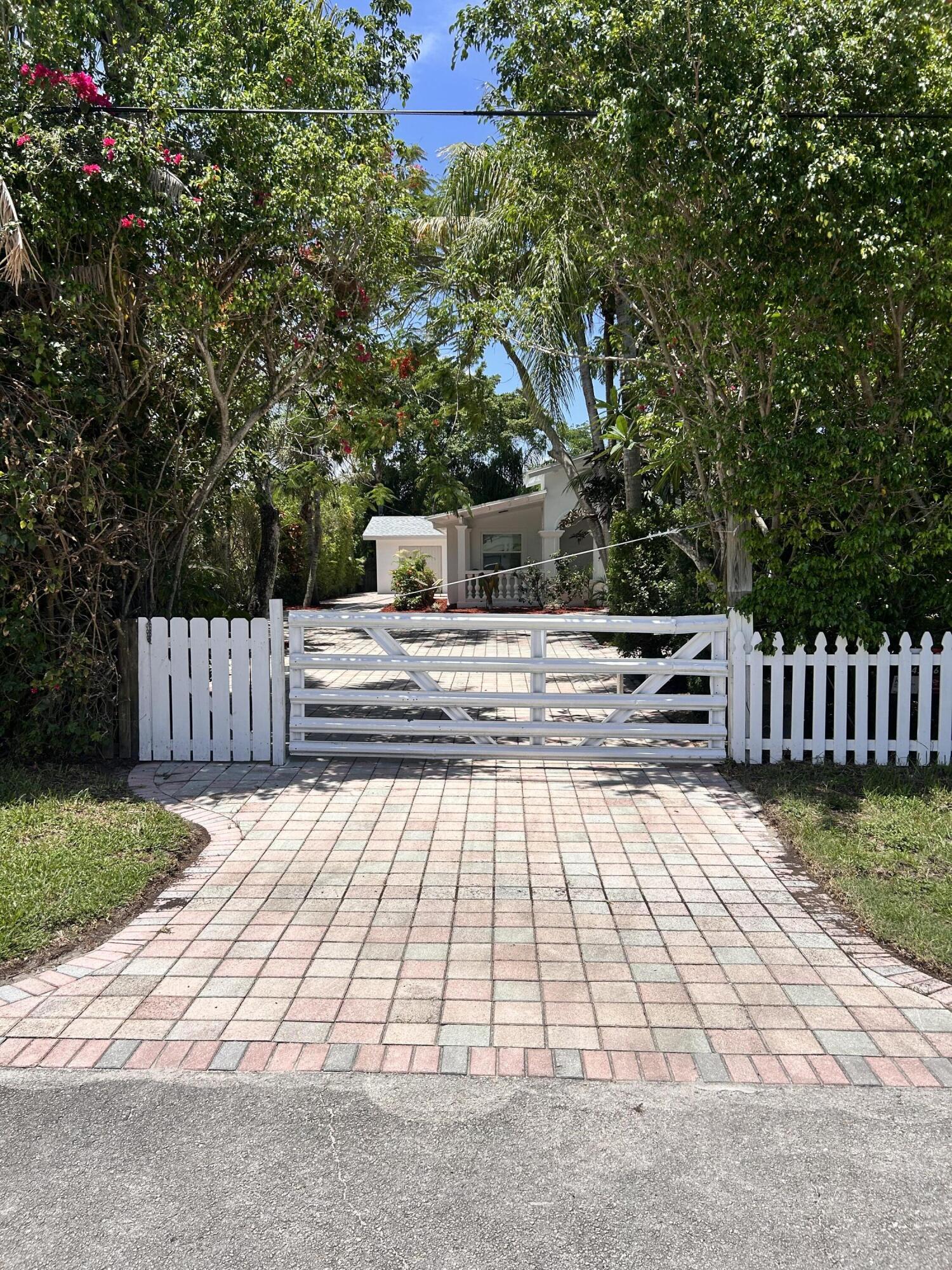 ROSELAND PARK - Residential