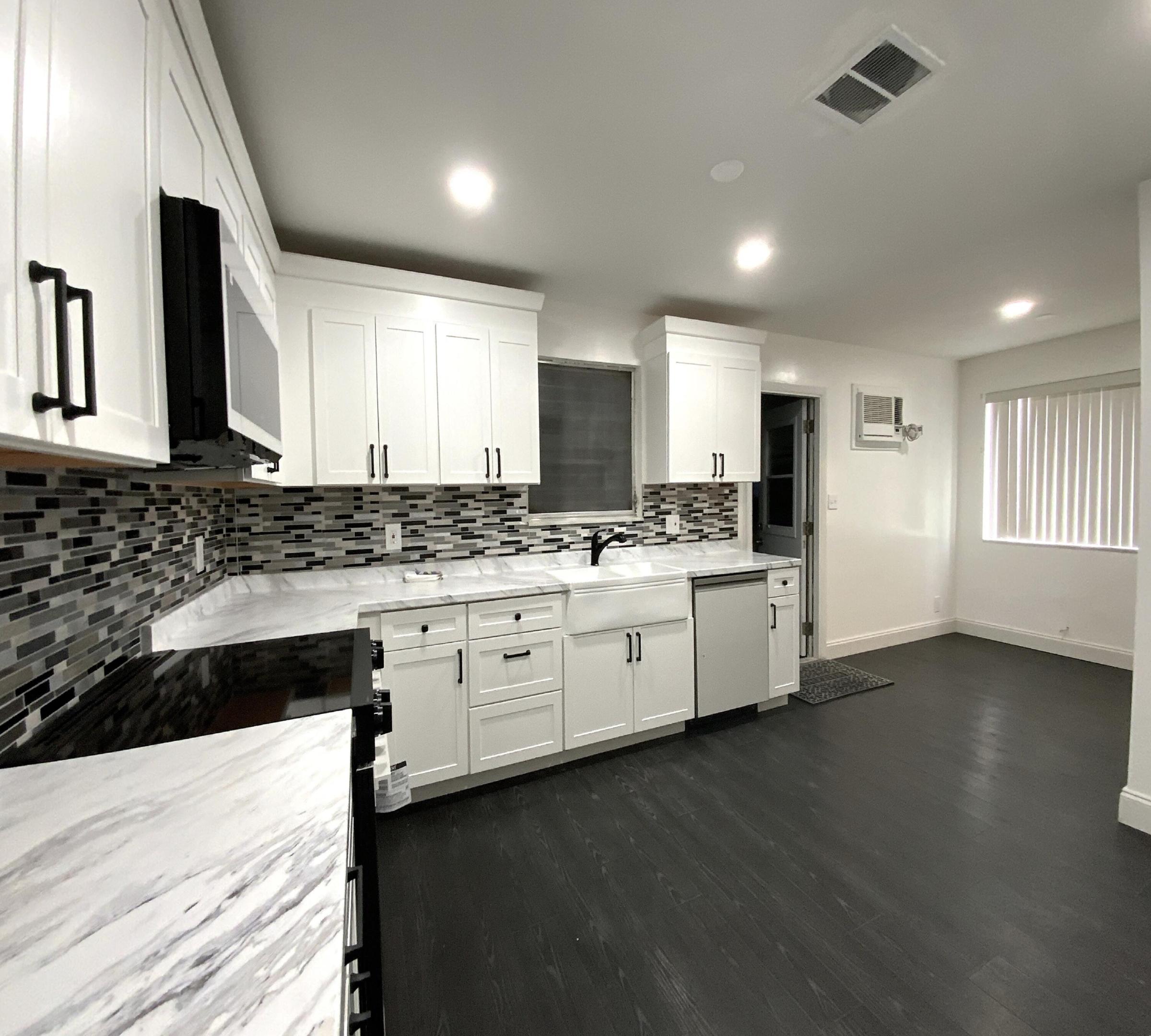 LAUDERDALE LAKES GOLF ESTATES - Residential Lease