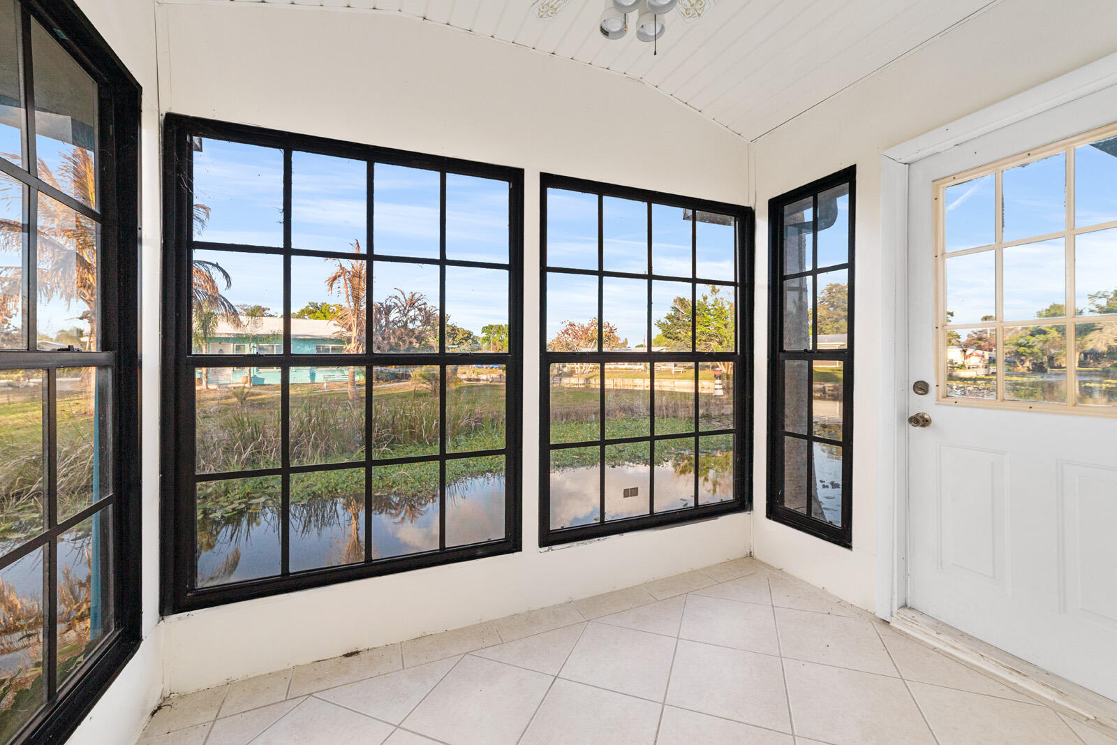 TREASURE ISLAND UNIT 3 - Residential