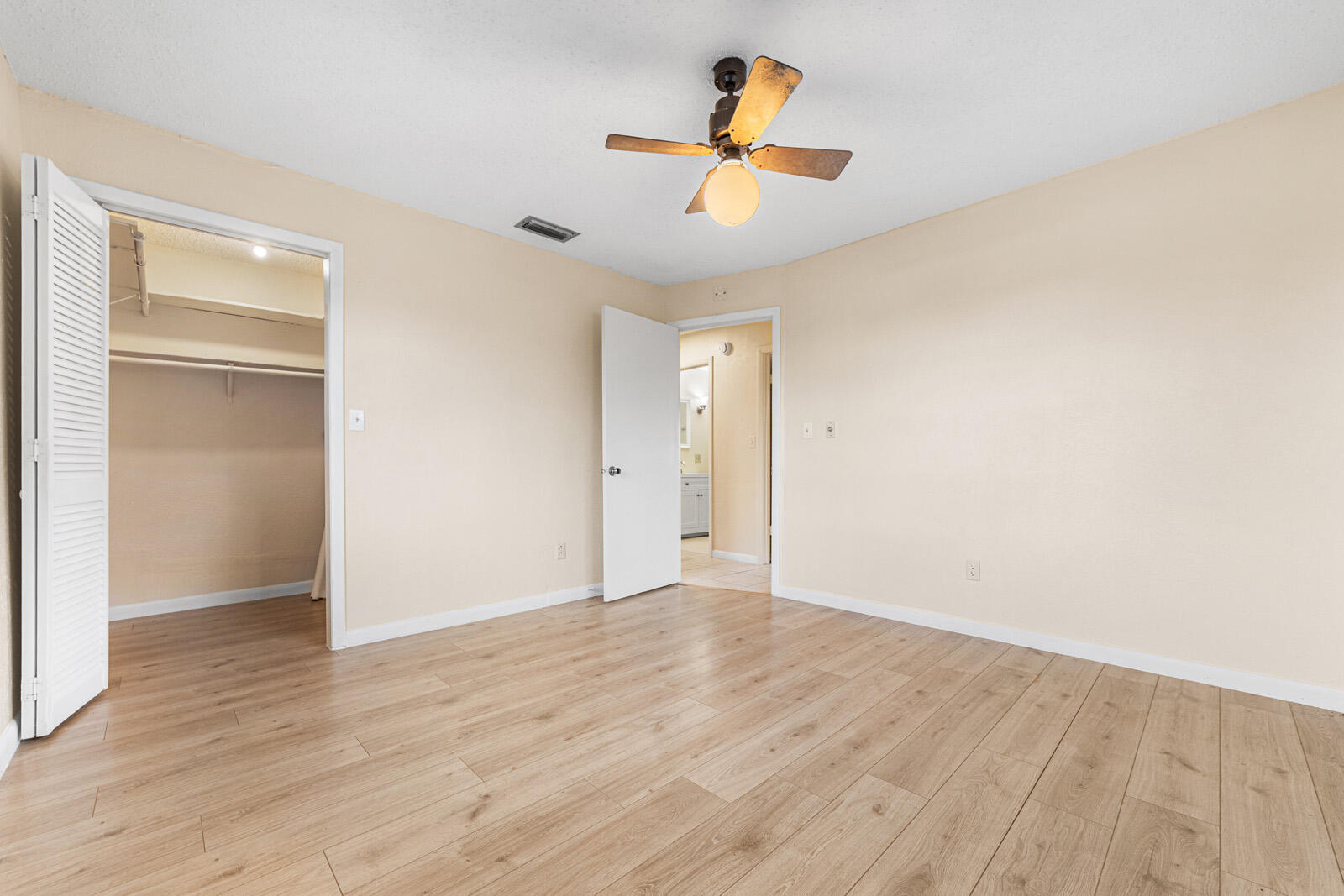 TREASURE ISLAND UNIT 3 - Residential