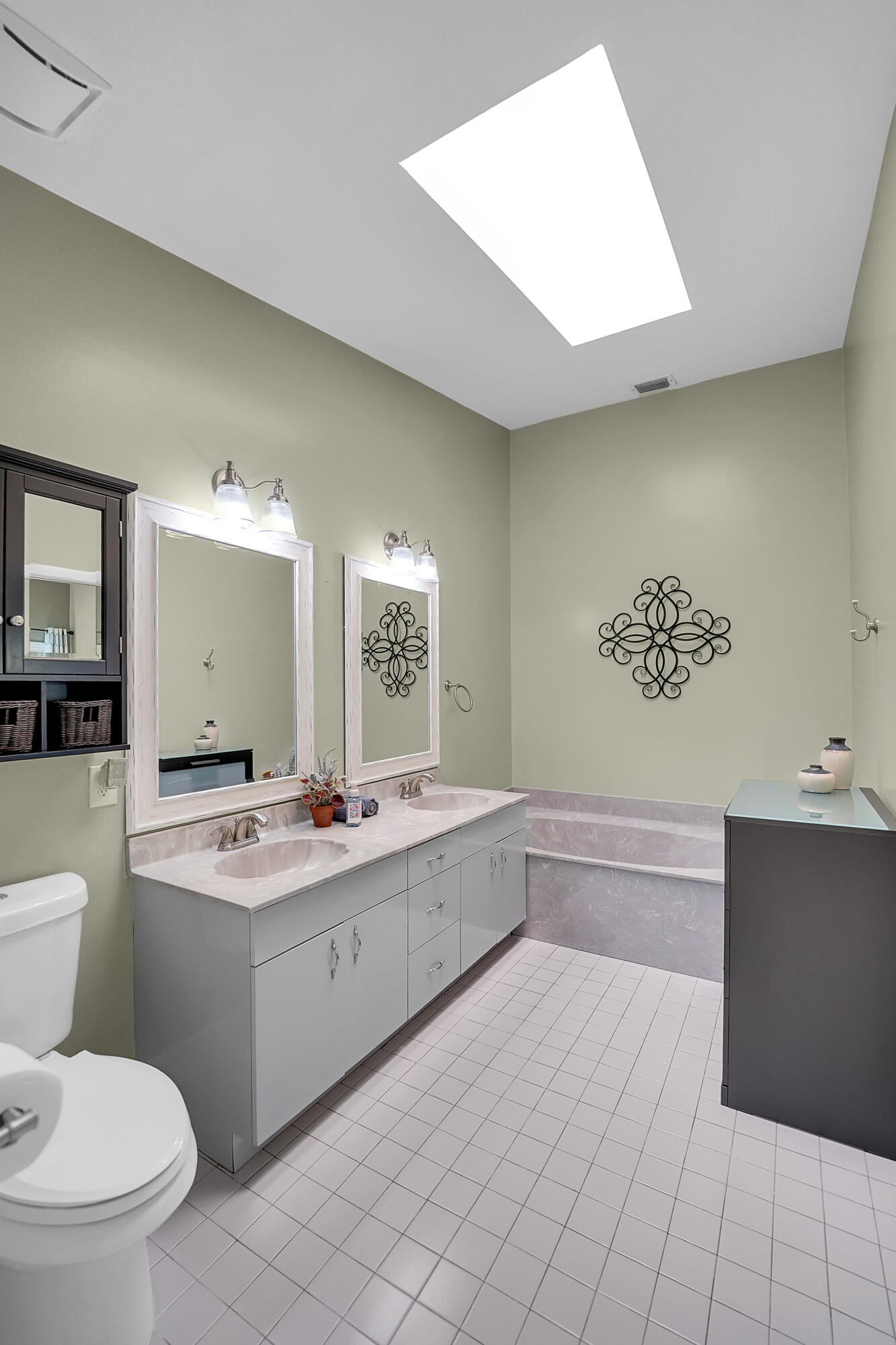 PINE RIDGE NORTH - Residential