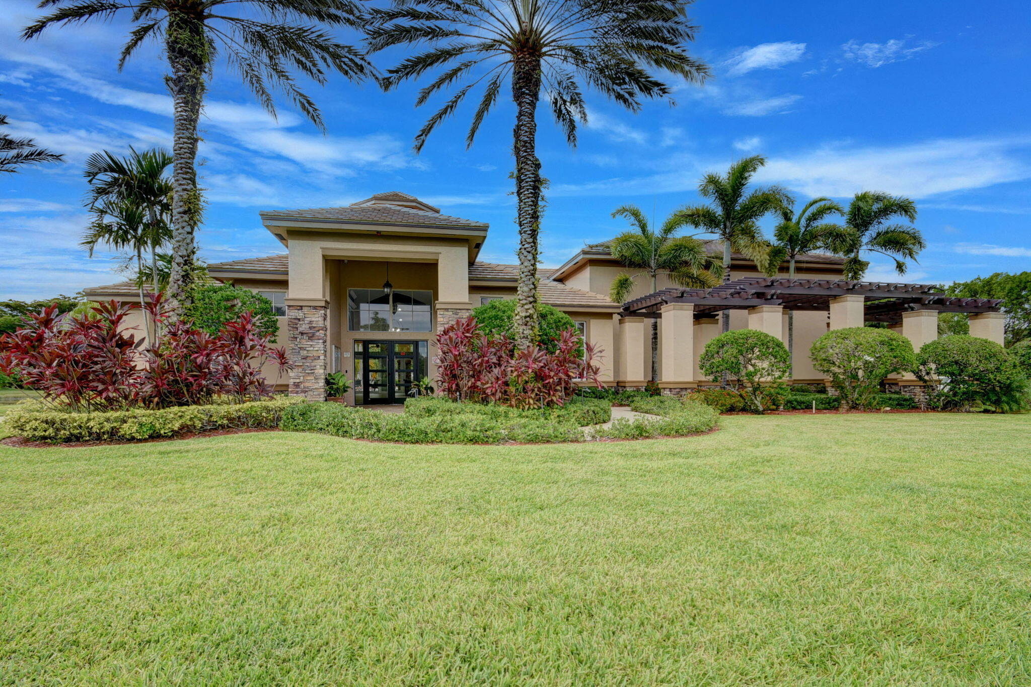 THOROUGHBRED LAKE ESTATES 1 - Residential