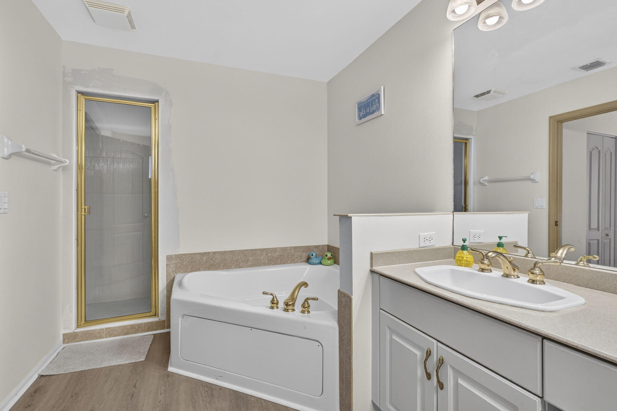 THOROUGHBRED LAKE ESTATES 1 - Residential