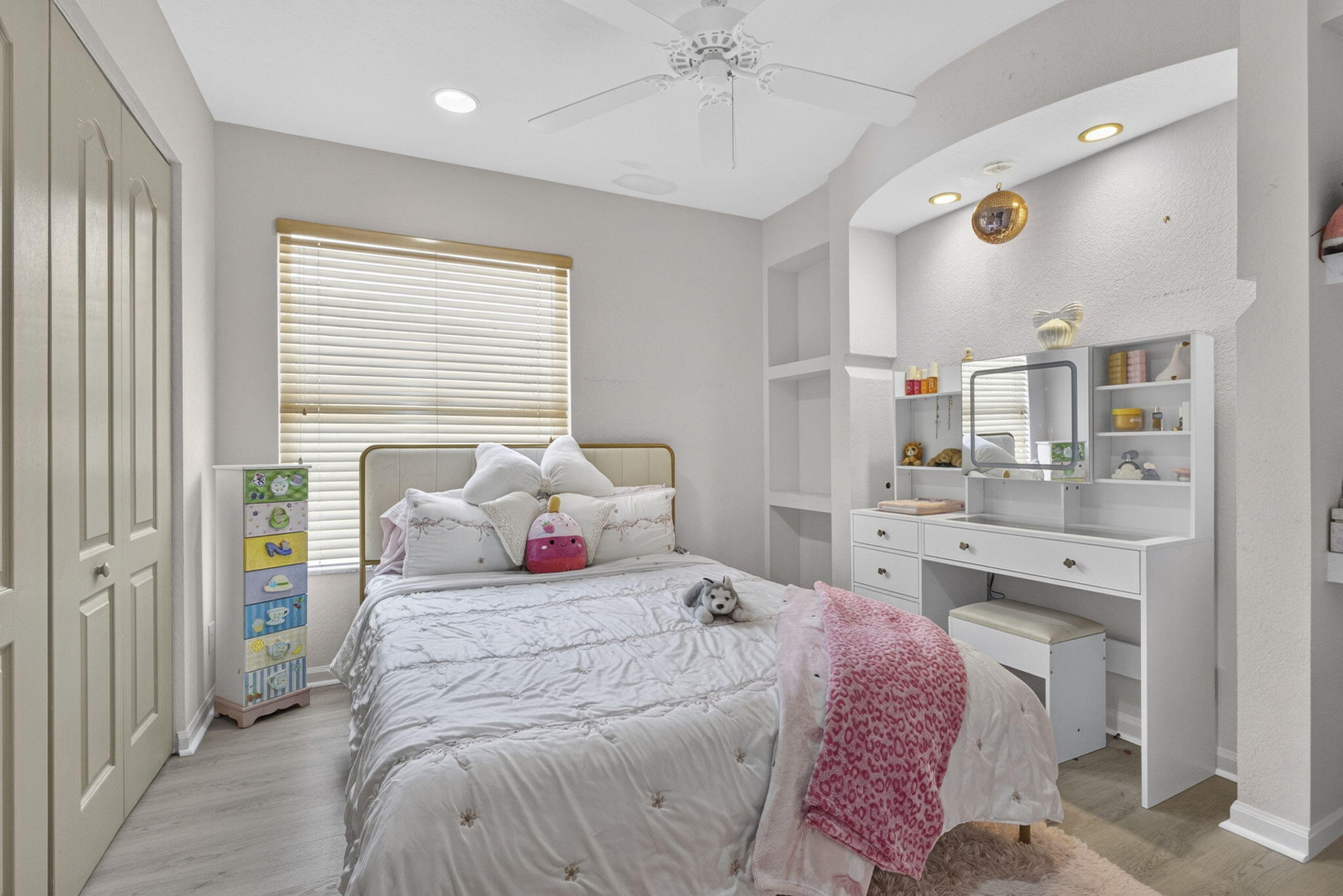 THOROUGHBRED LAKE ESTATES 1 - Residential
