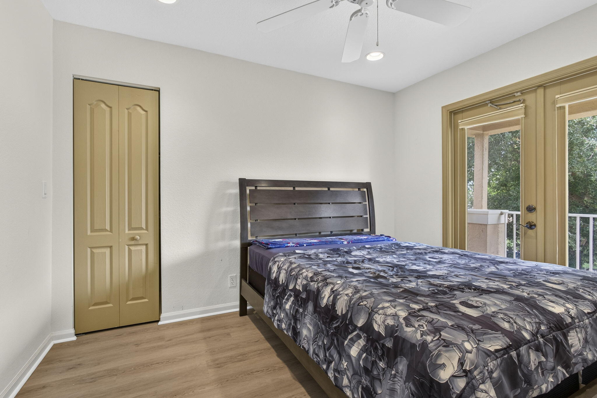 THOROUGHBRED LAKE ESTATES 1 - Residential