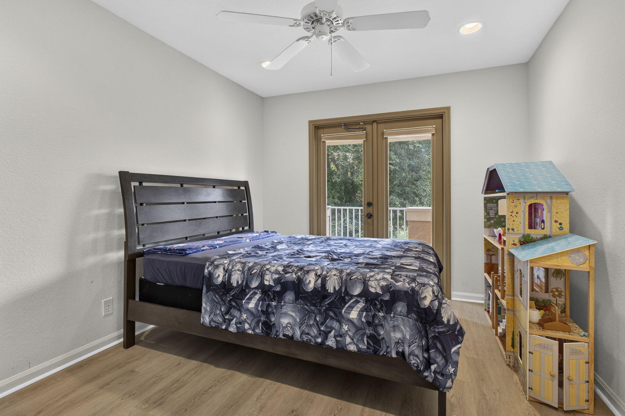 THOROUGHBRED LAKE ESTATES 1 - Residential