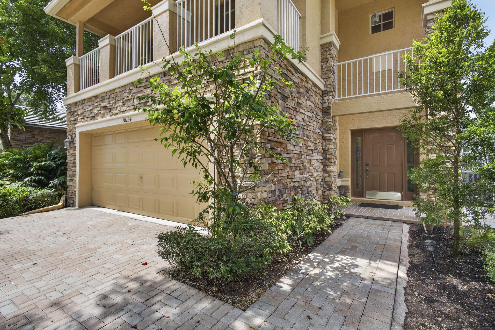 THOROUGHBRED LAKE ESTATES 1 - Residential