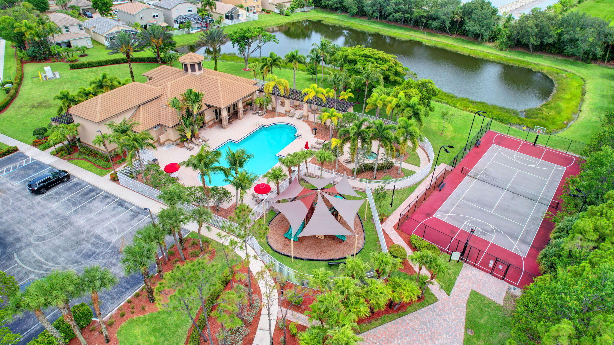THOROUGHBRED LAKE ESTATES 1 - Residential
