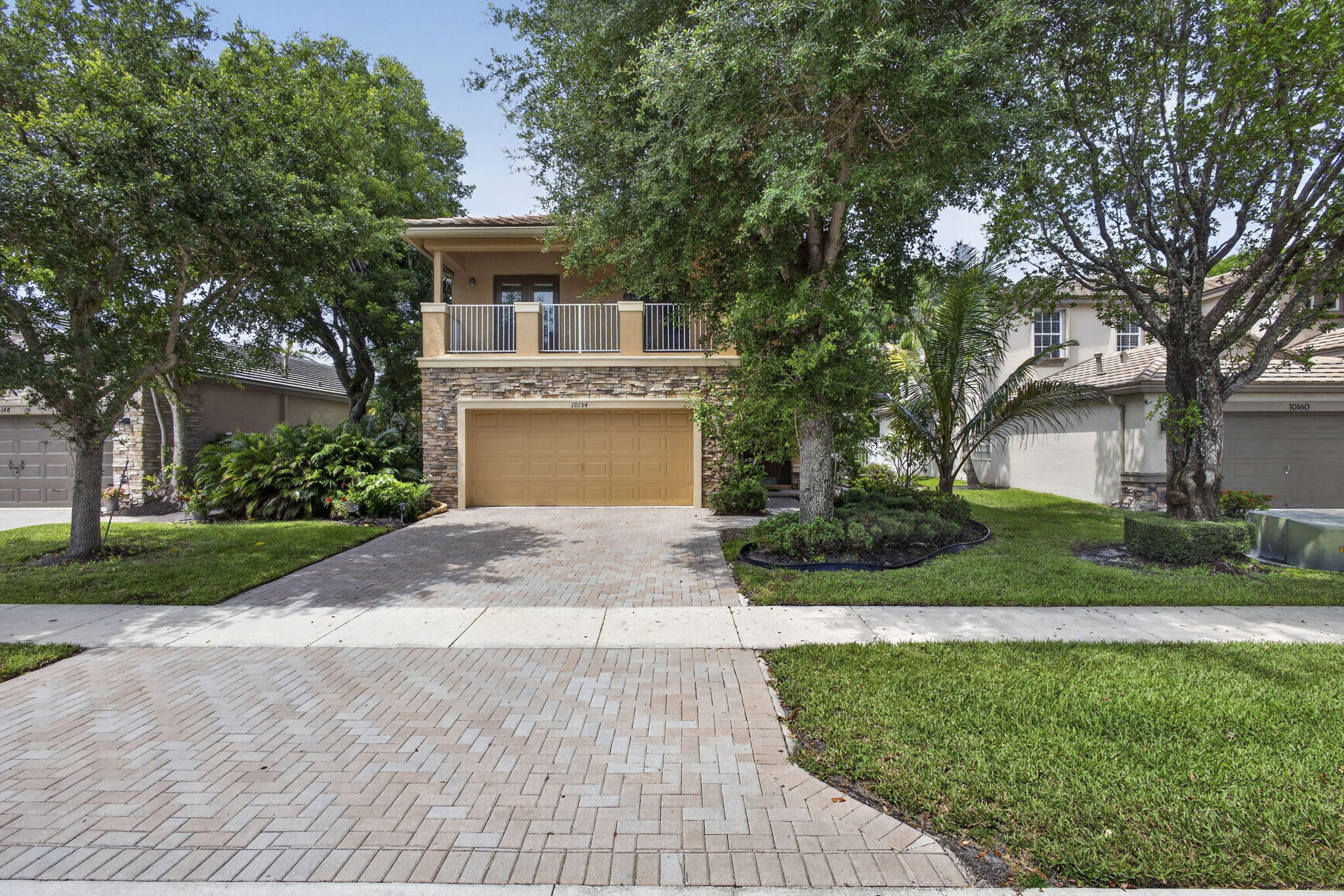 THOROUGHBRED LAKE ESTATES 1 - Residential
