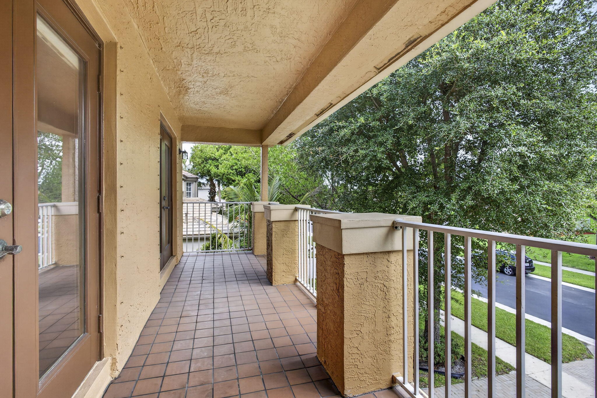 THOROUGHBRED LAKE ESTATES 1 - Residential