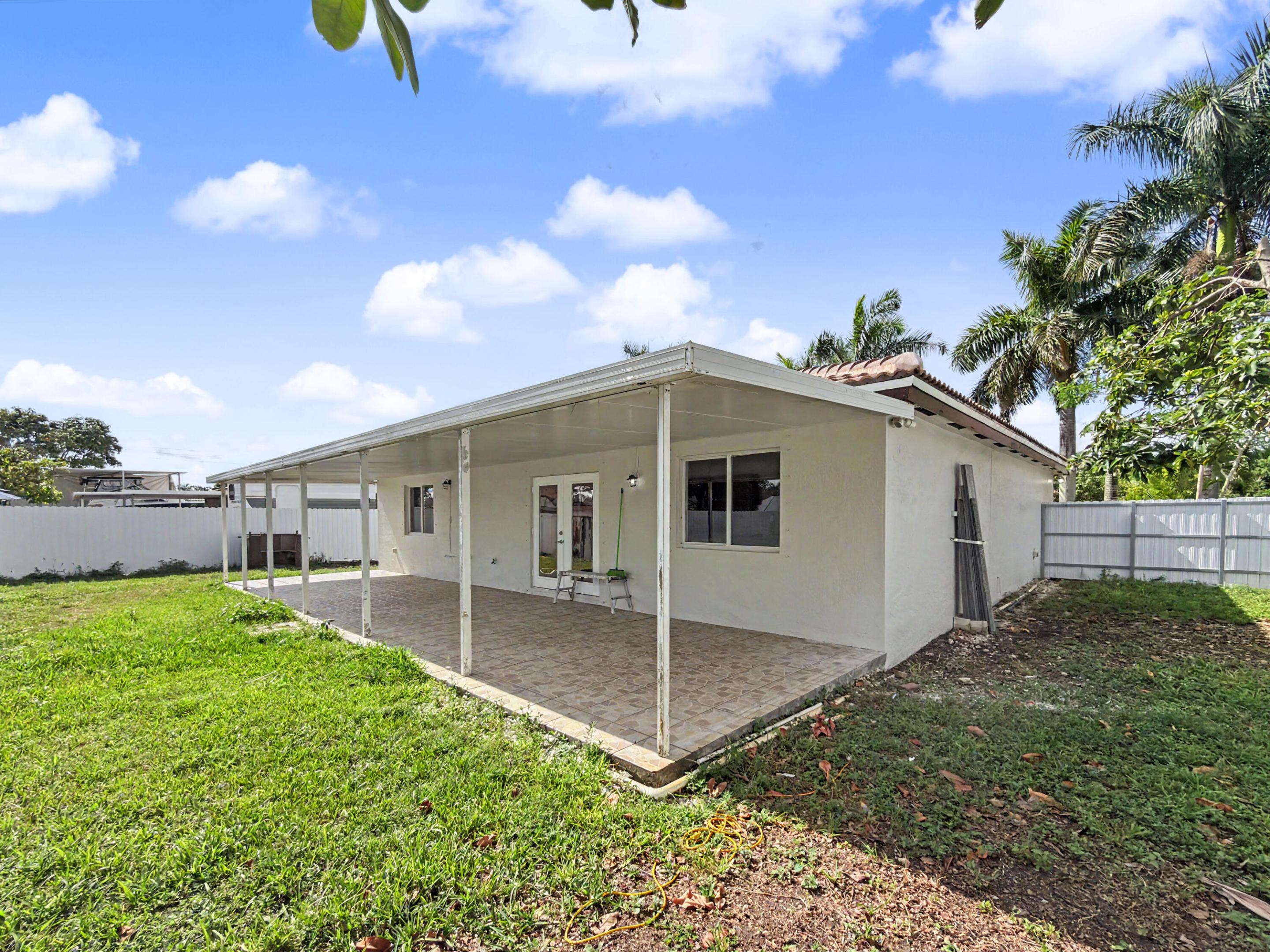 PRINCETON SQUARE SUB - Residential Lease
