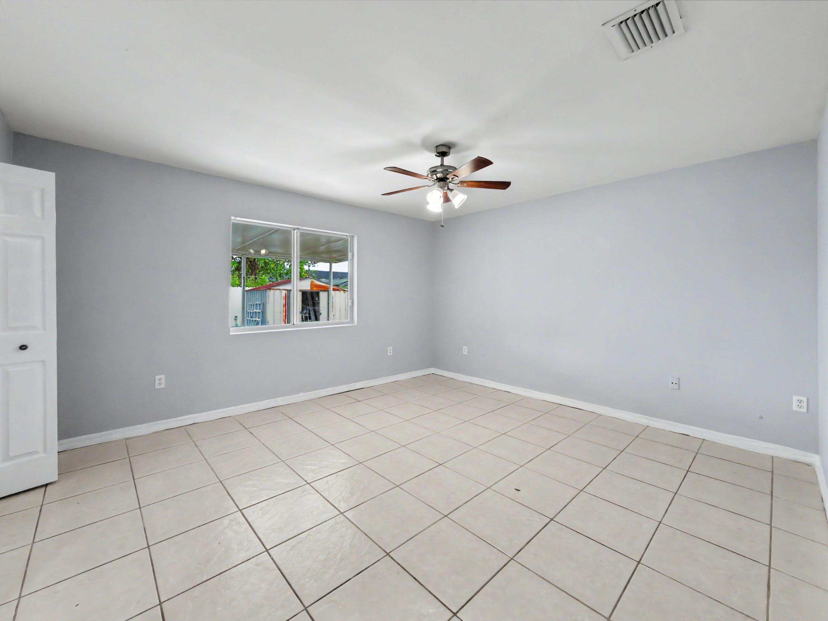 PRINCETON SQUARE SUB - Residential Lease
