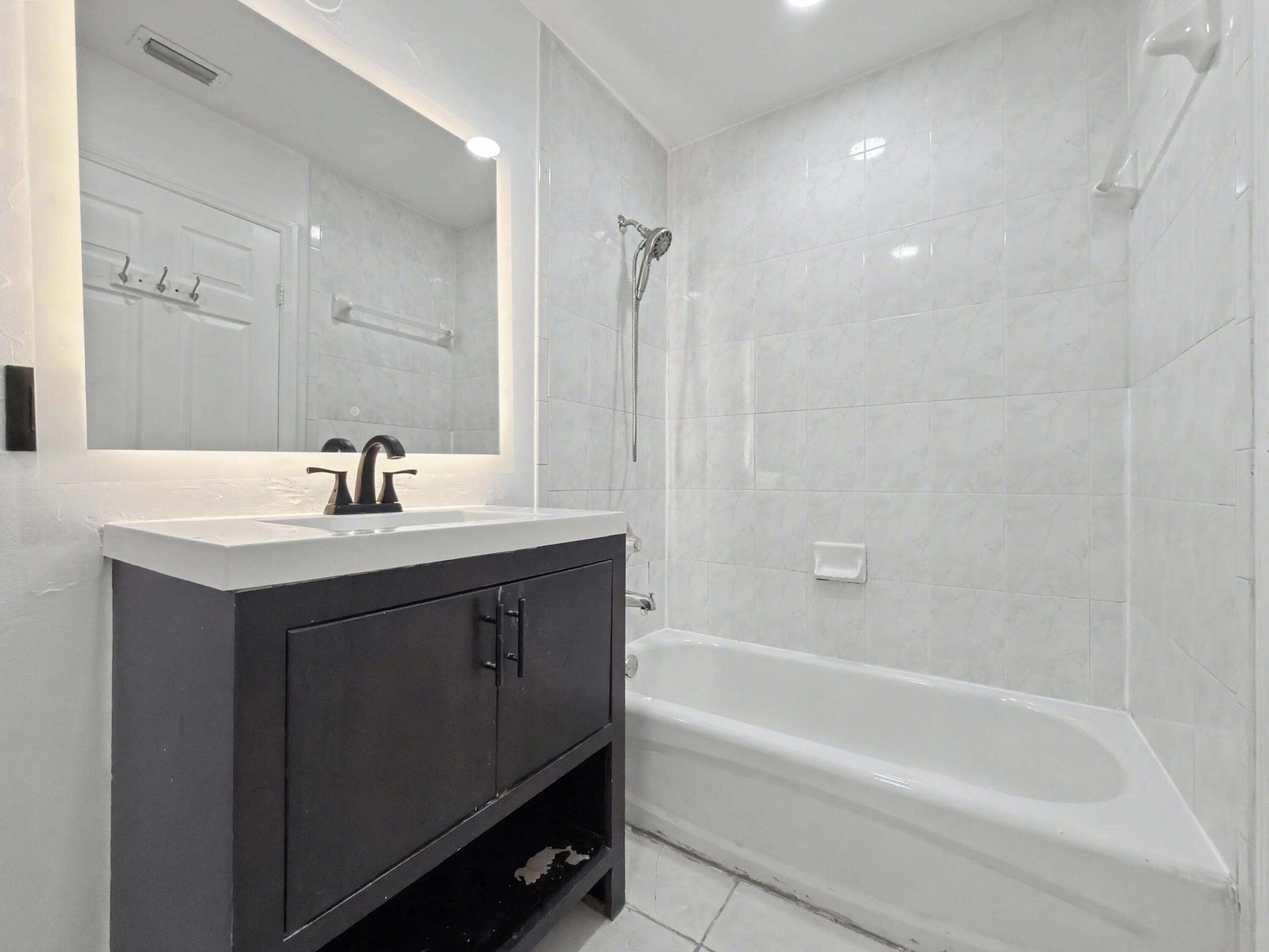 PRINCETON SQUARE SUB - Residential Lease