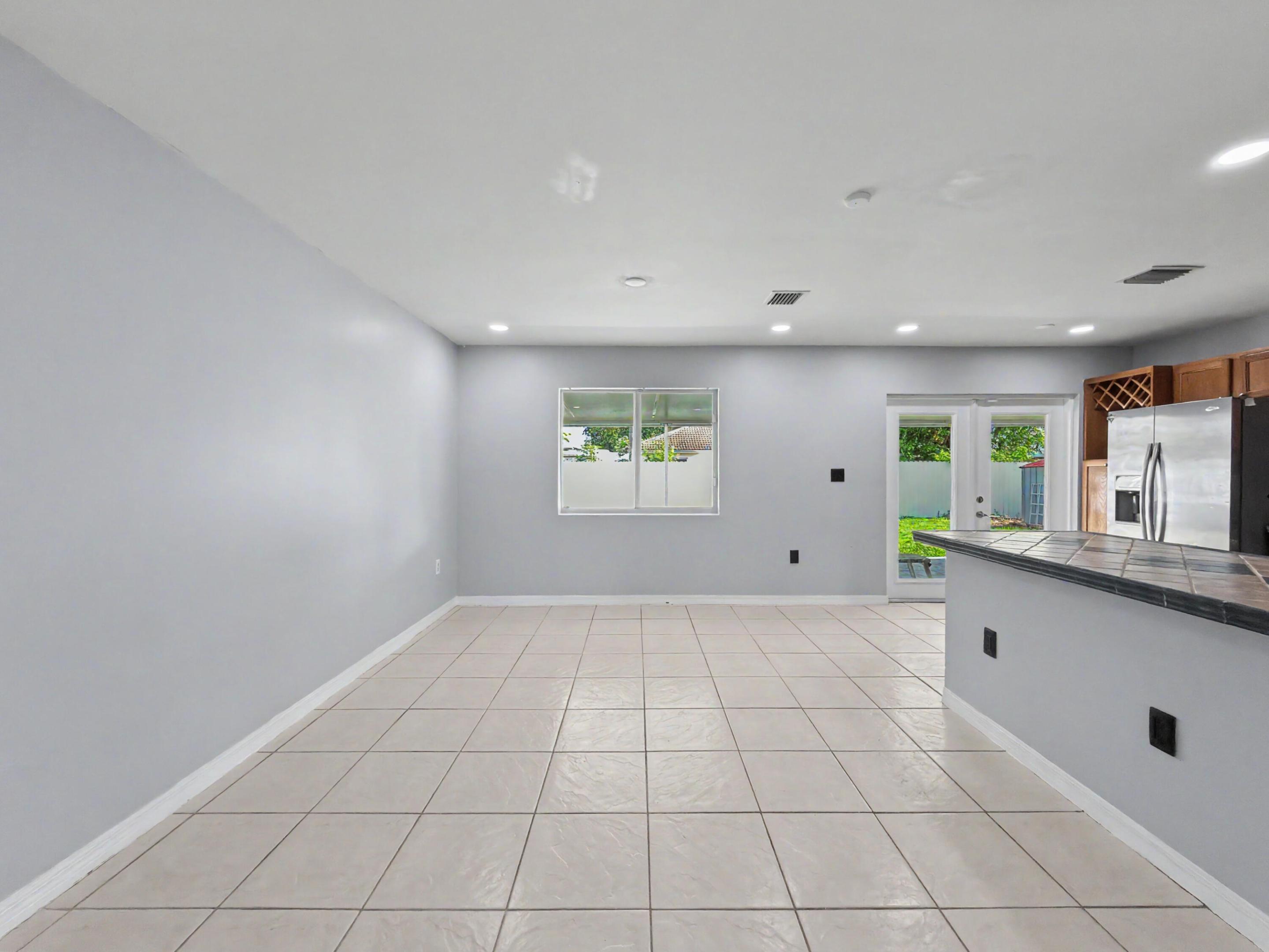 PRINCETON SQUARE SUB - Residential Lease