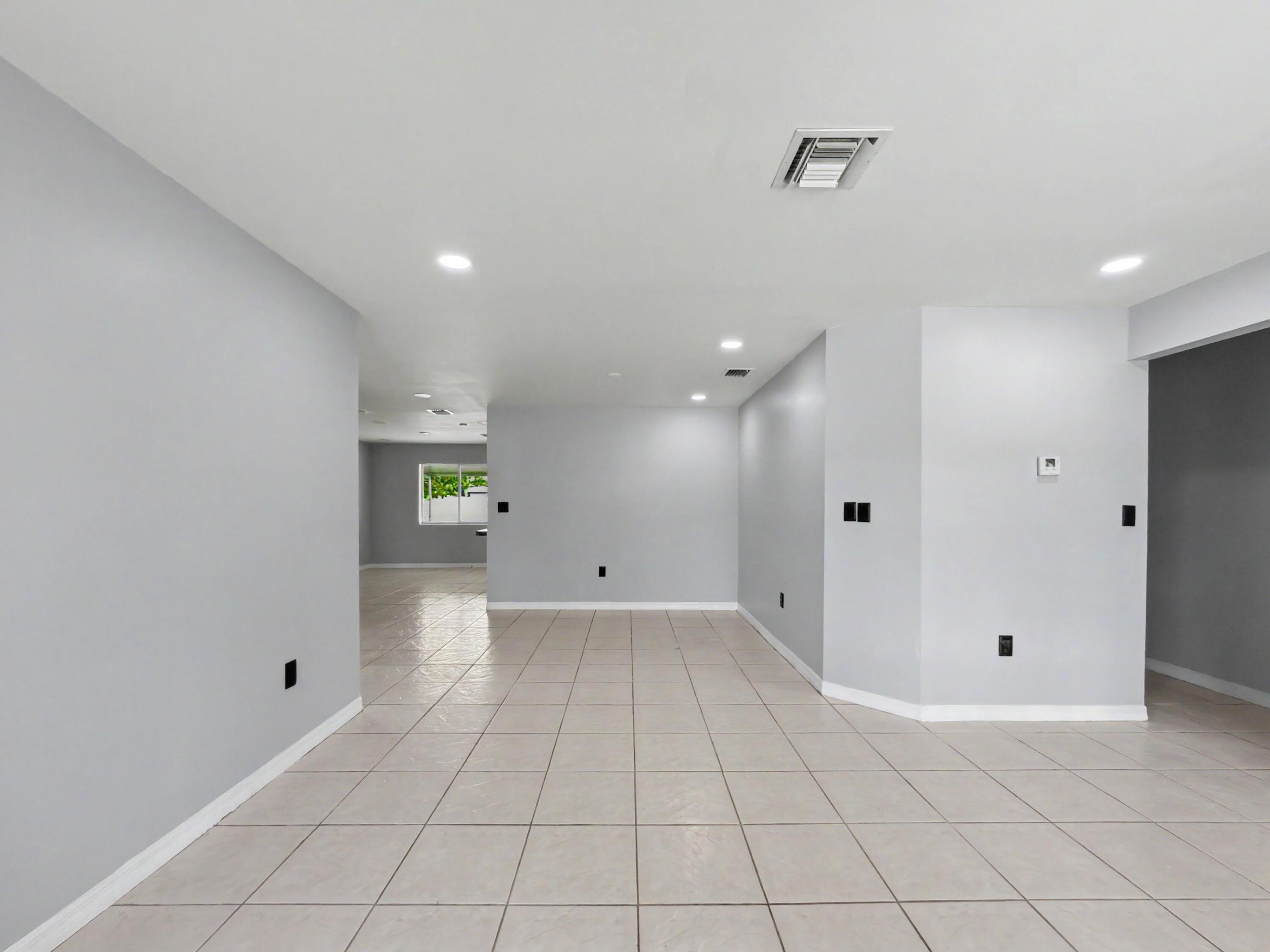 PRINCETON SQUARE SUB - Residential Lease