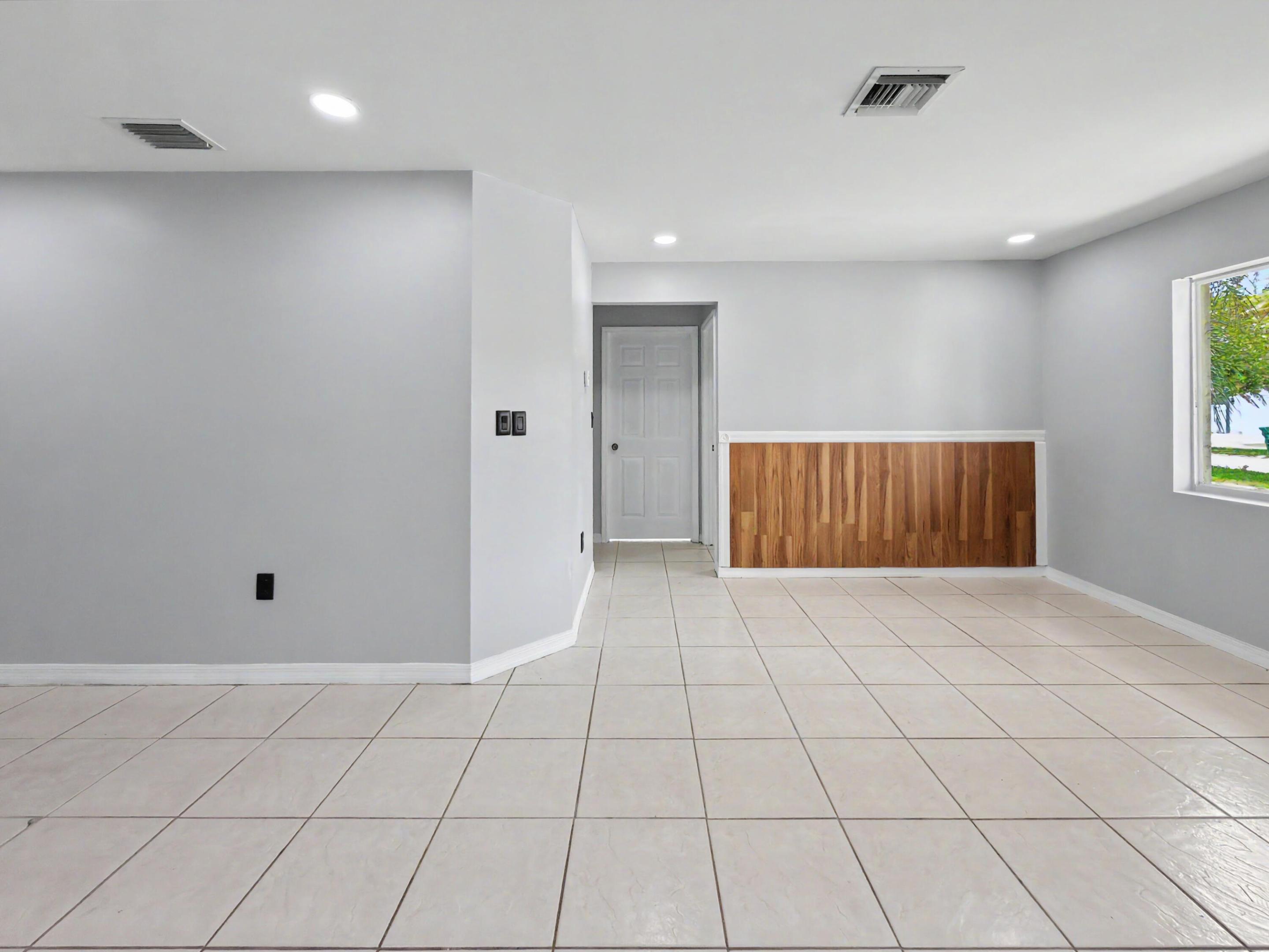PRINCETON SQUARE SUB - Residential Lease