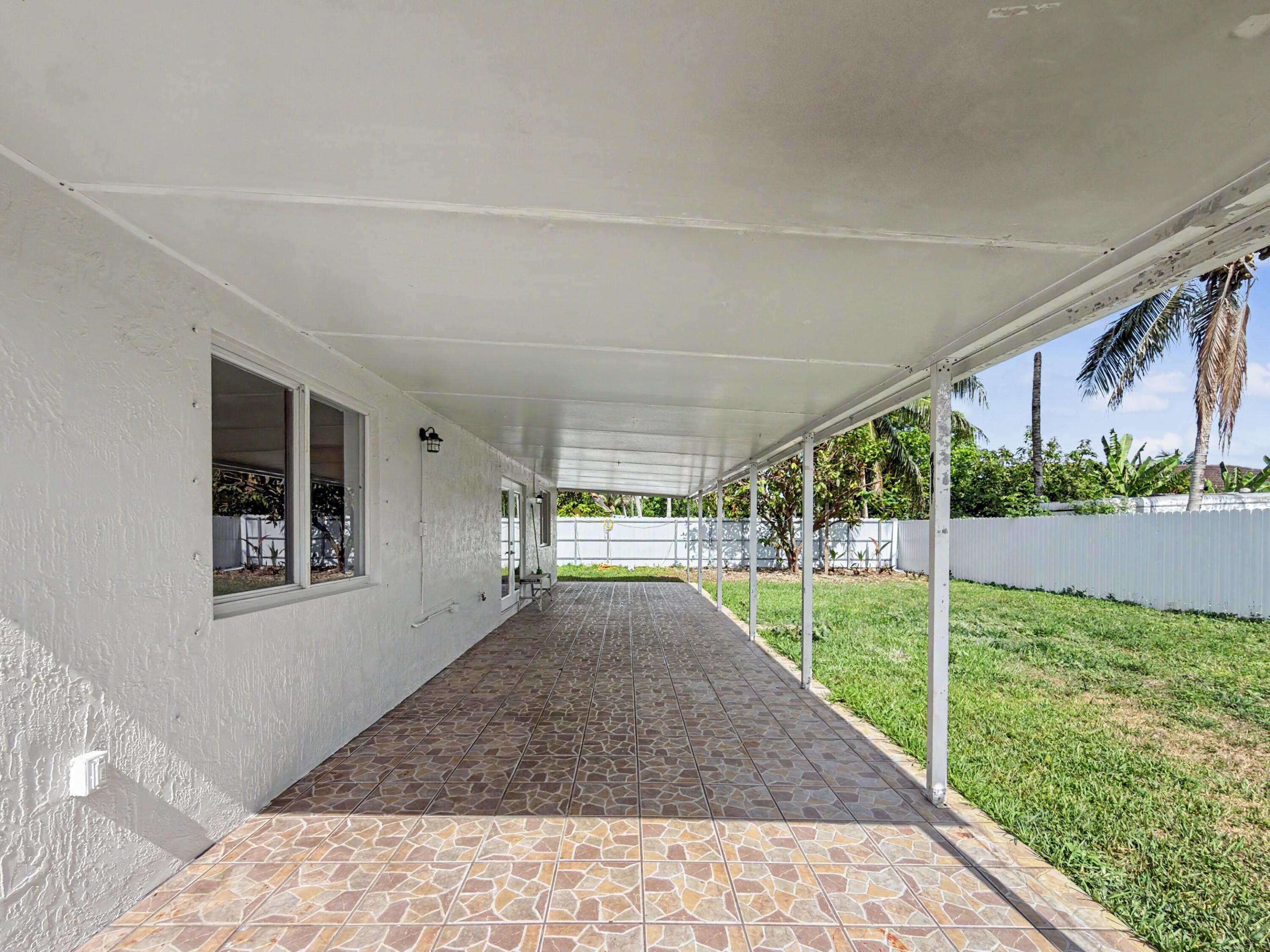 PRINCETON SQUARE SUB - Residential Lease