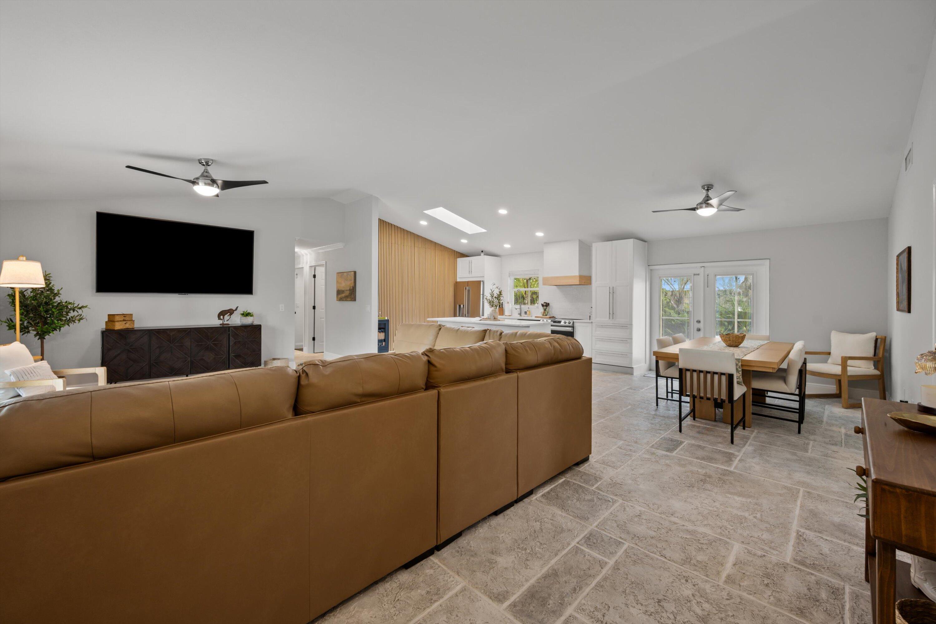 SUGAR POND MANOR OF WELLINGTON - Residential Lease